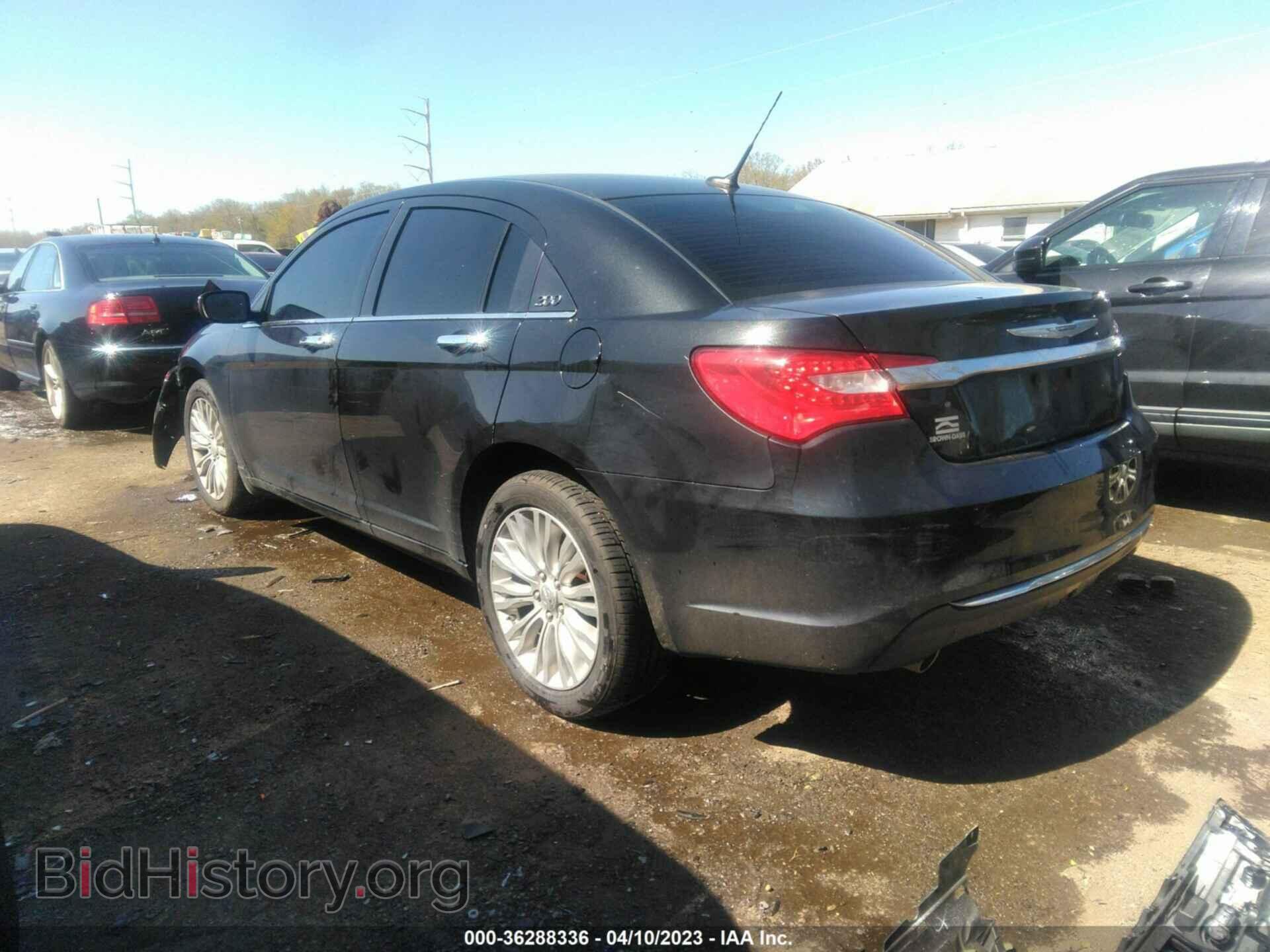 2011 CHRYSLER 200 - VIN: 1C3BC2FG0BN516384 - Фото 3