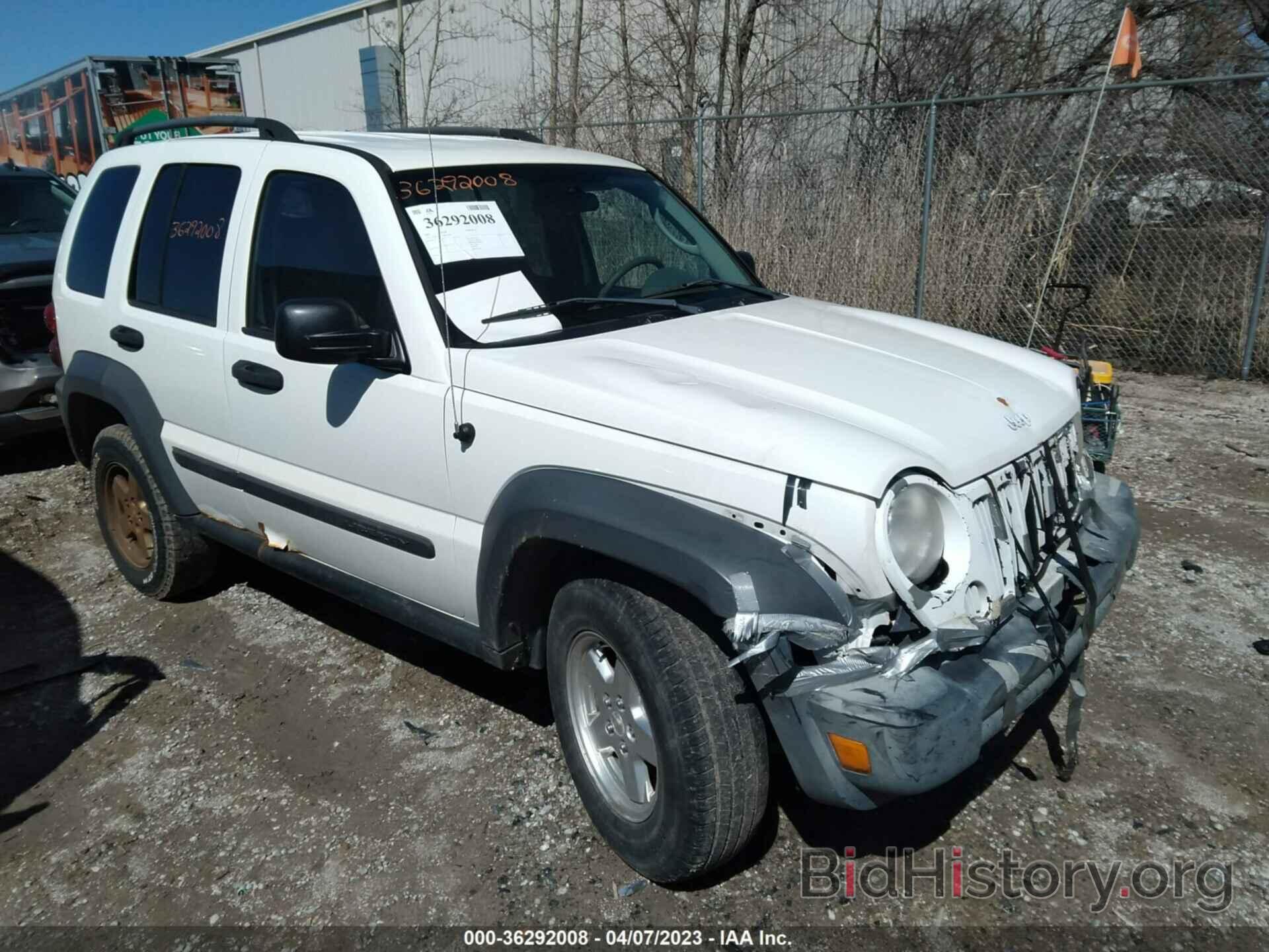 Photo 1J4GL48K37W657458 - JEEP LIBERTY 2007