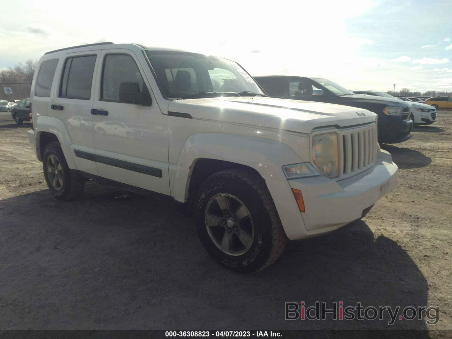 Photo 1J8GP28K88W188974 - JEEP LIBERTY 2008