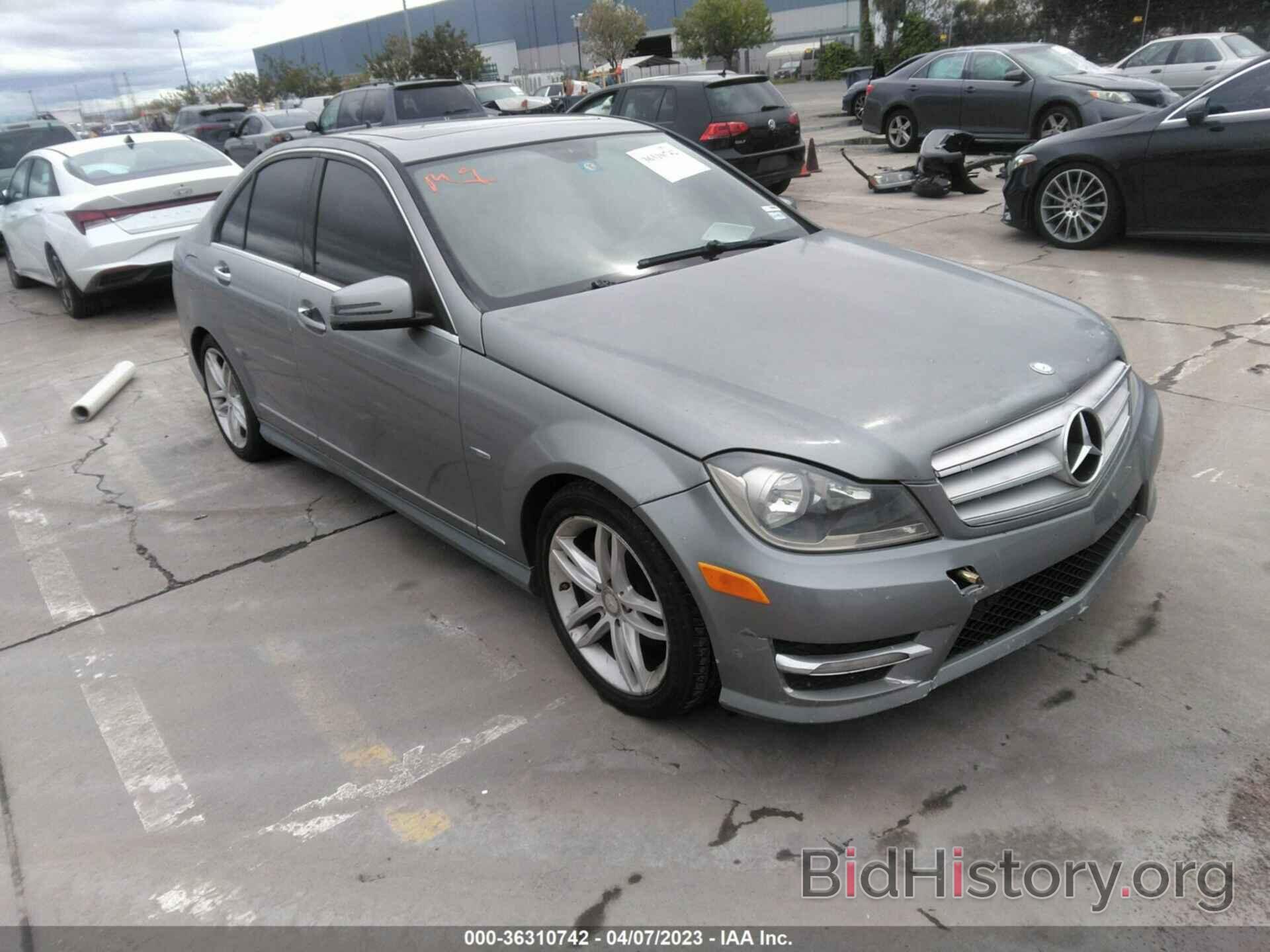 Photo WDDGF4HBXCR199767 - MERCEDES-BENZ C-CLASS 2012