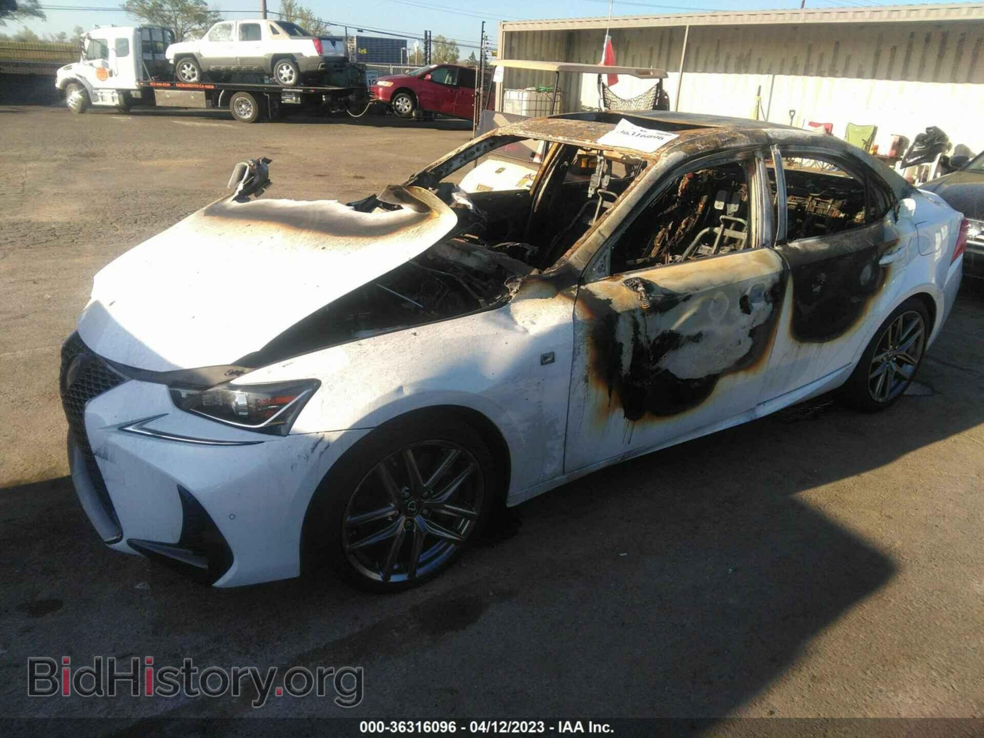 2018 LEXUS IS - VIN: JTHBA1D26J5065011 - Фото 2