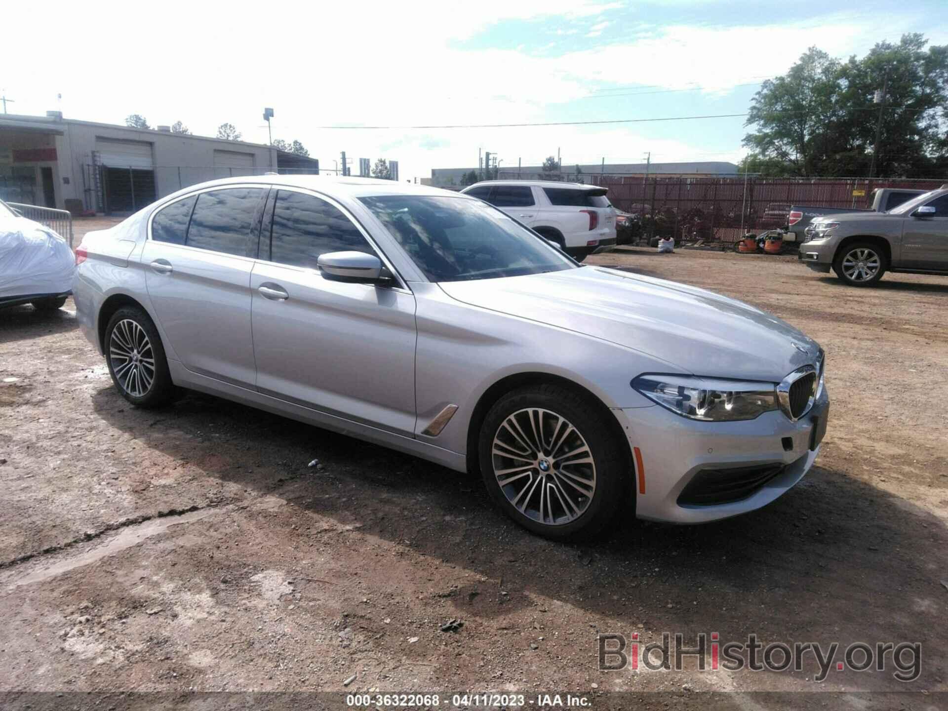 Photo WBAJA5C58KWW43330 - BMW 5 SERIES 2019