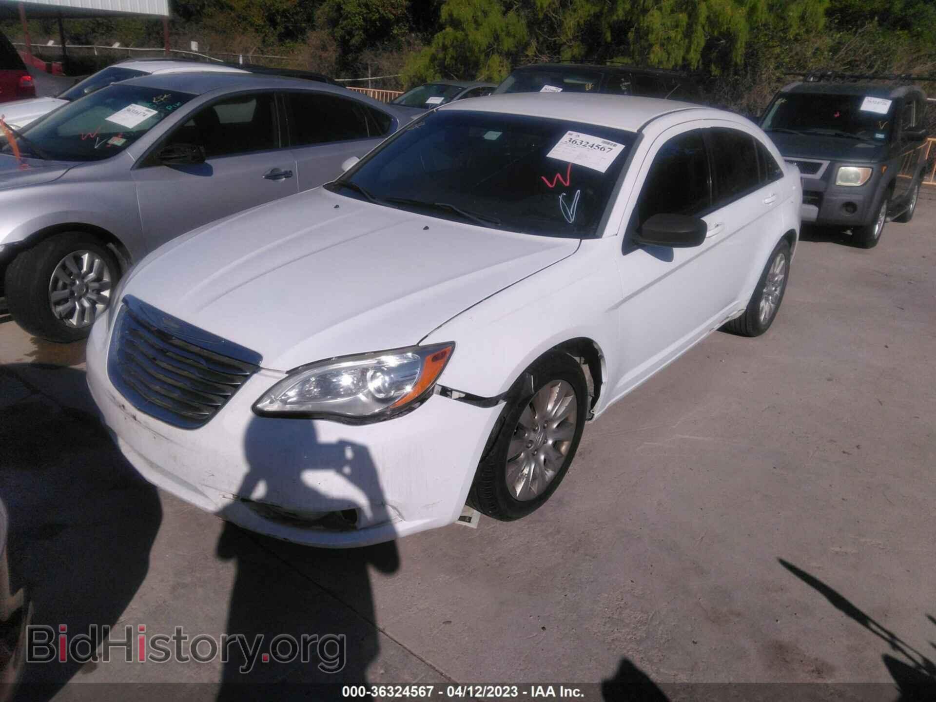 2013 CHRYSLER 200 - VIN: 1C3CCBAB5DN559427 - Фото 2