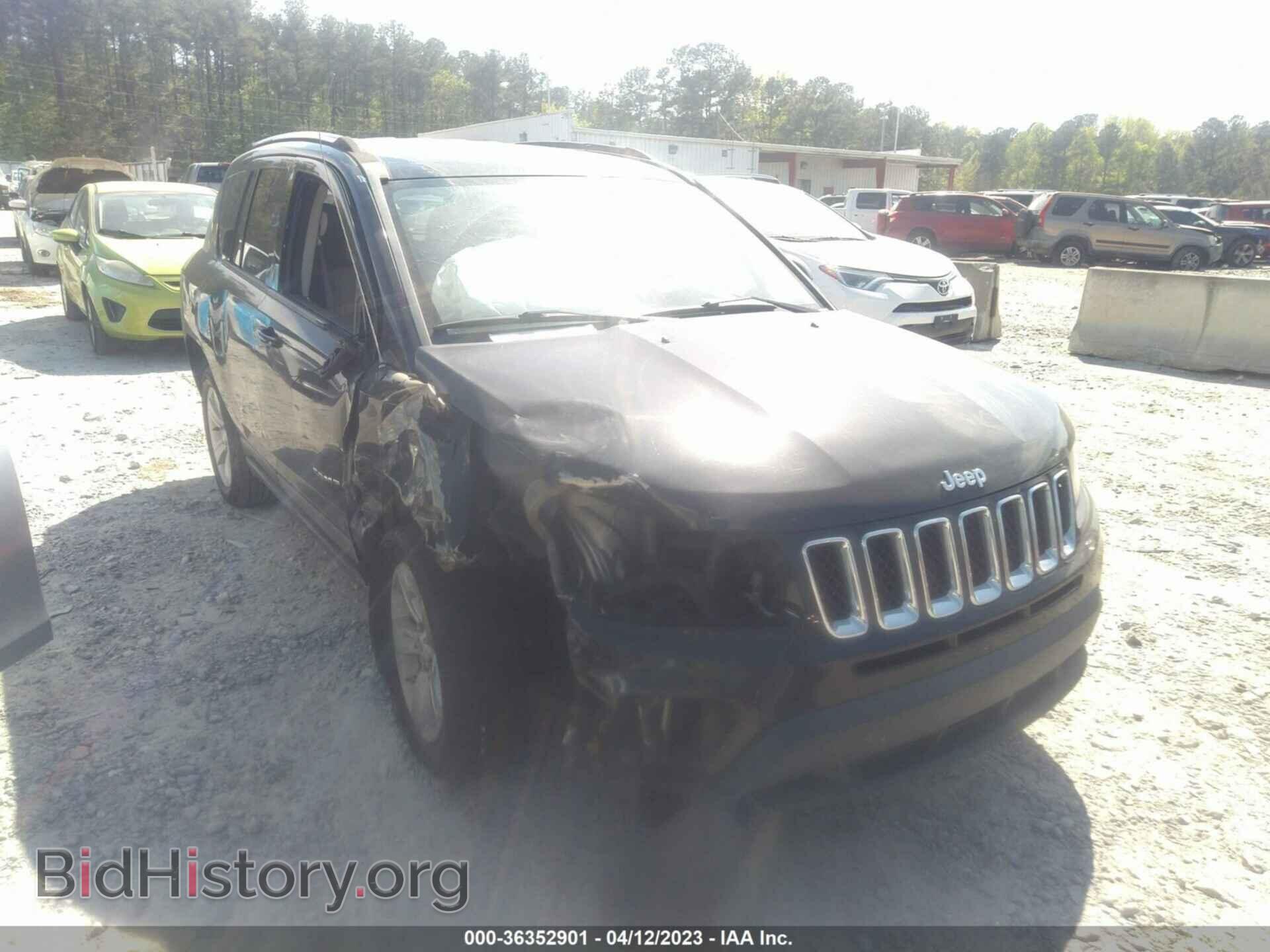 Photo 1J4NT1FA2BD159840 - JEEP COMPASS 2011