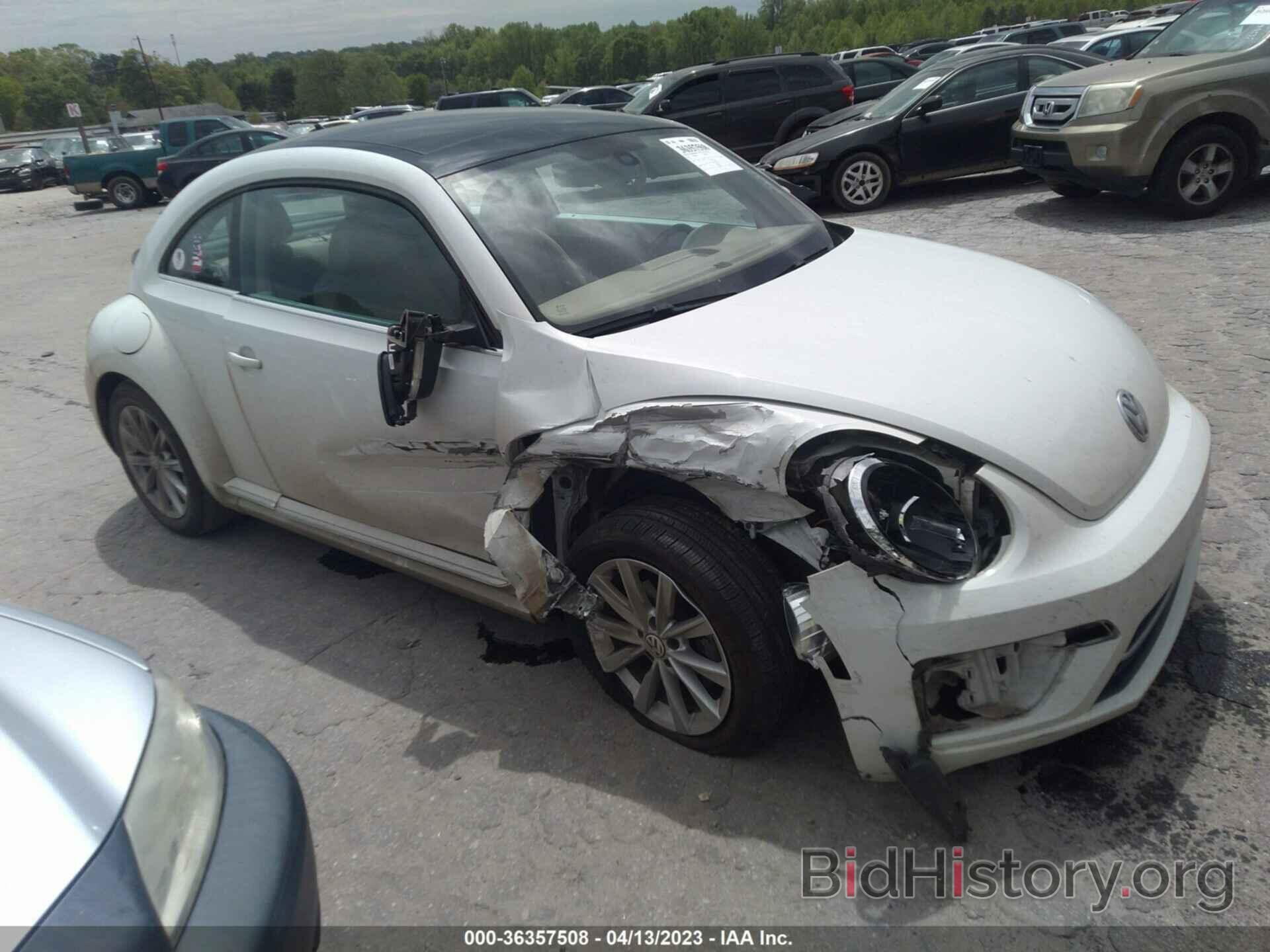 Photo 3VWJD7AT2JM708983 - VOLKSWAGEN BEETLE 2018