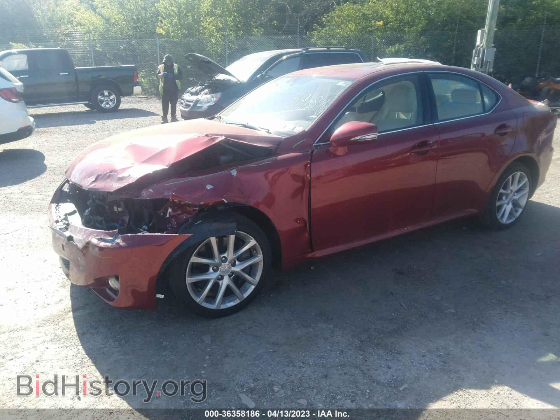 2011 LEXUS IS 350 - VIN: JTHCE5C28B5000986 - Photo 2
