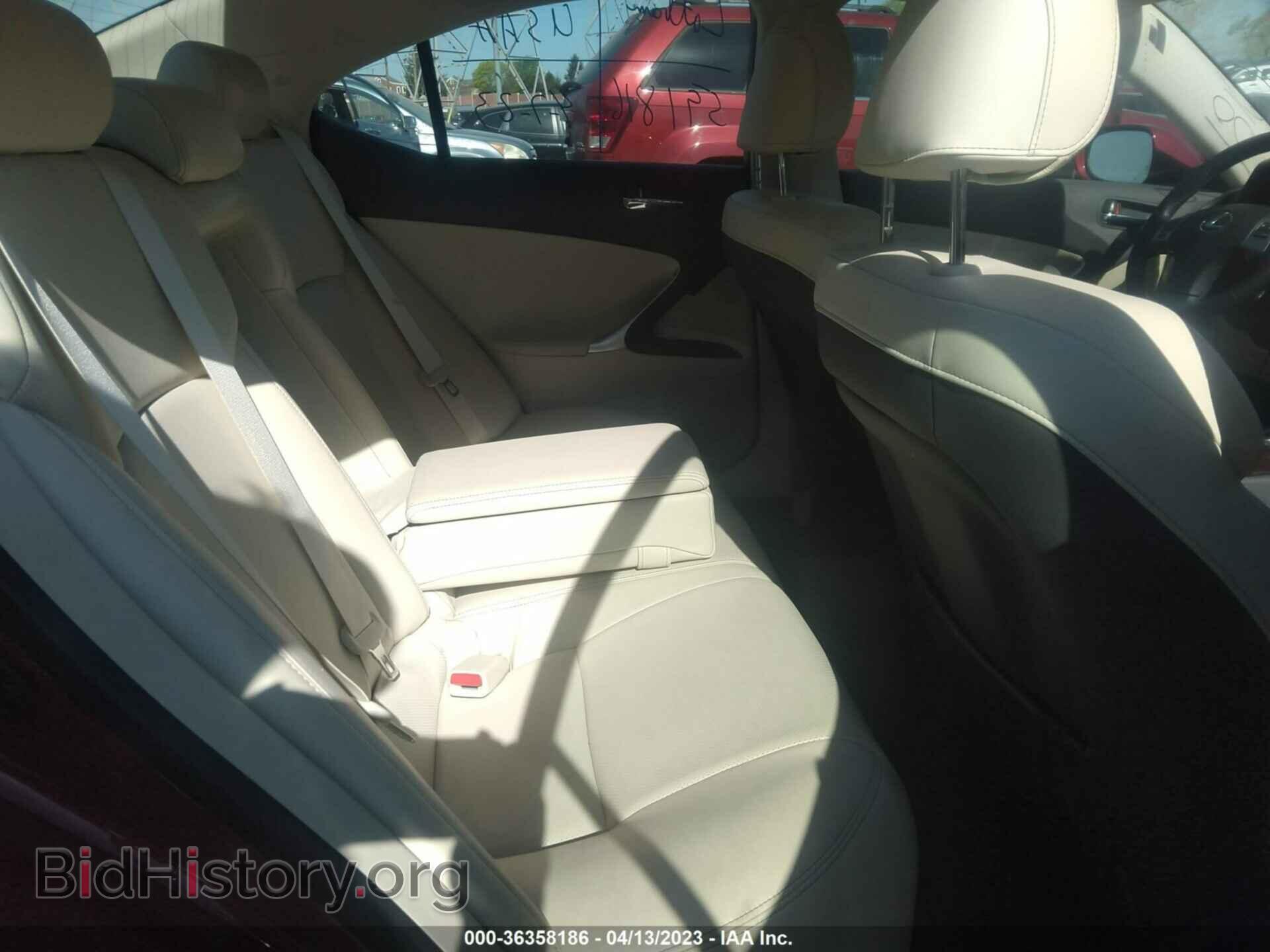 2011 LEXUS IS 350 - VIN: JTHCE5C28B5000986 - Photo 8