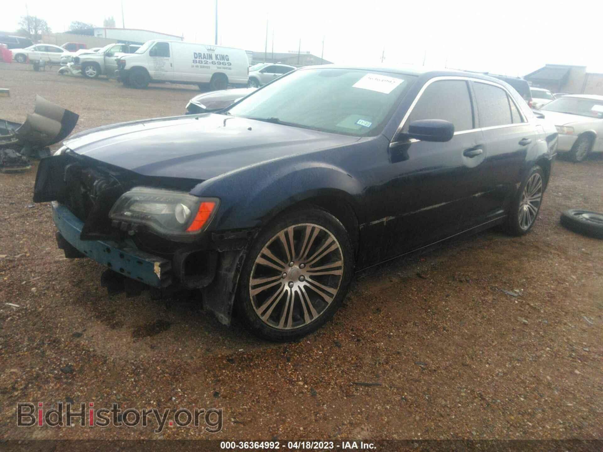 2014 CHRYSLER 300 - VIN: 2C3CCABG8EH138798 - Фото 2