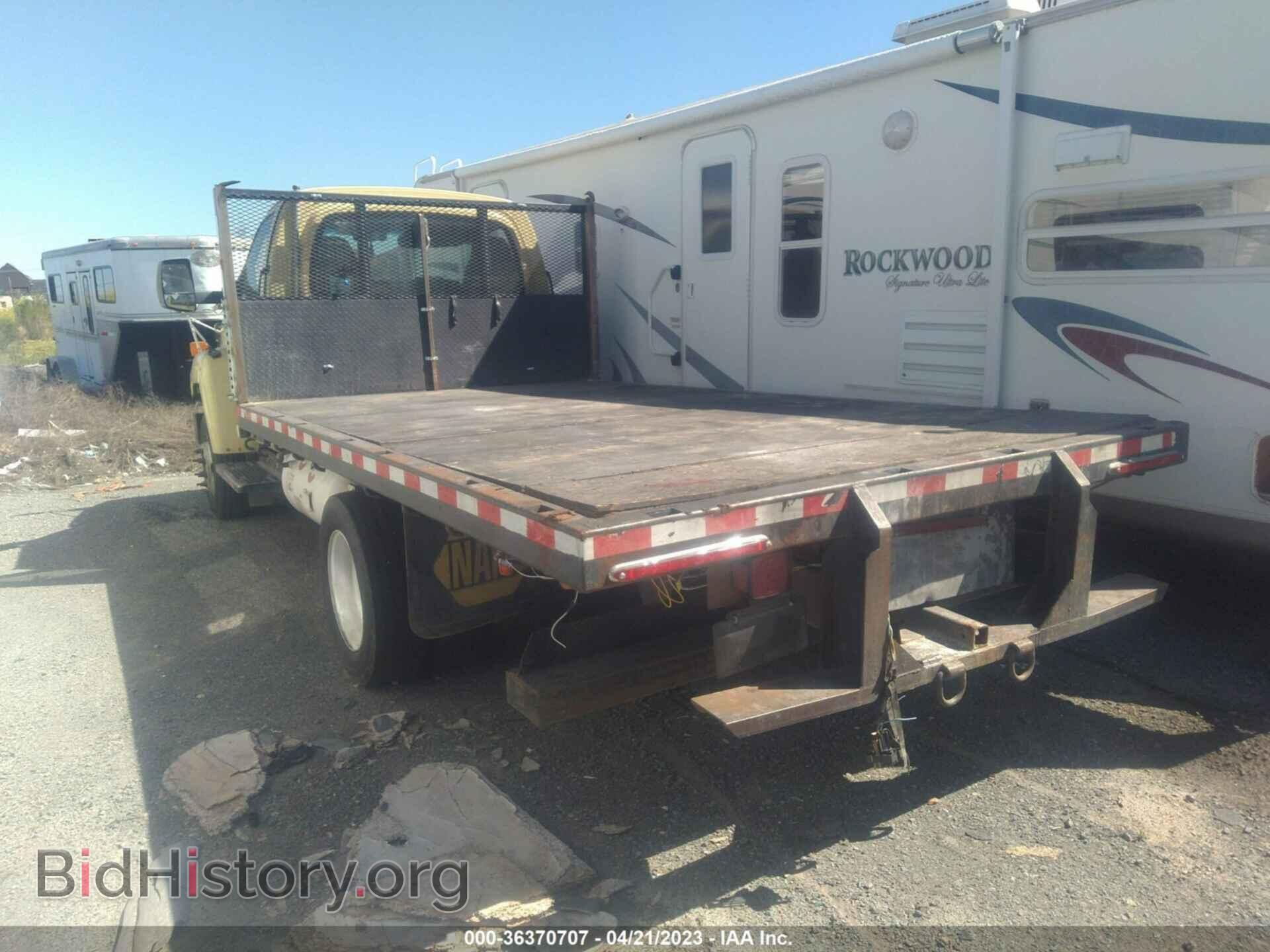 2005 GMC C5500 - VIN: 1GDG5C1E55F906334 - Photo 2