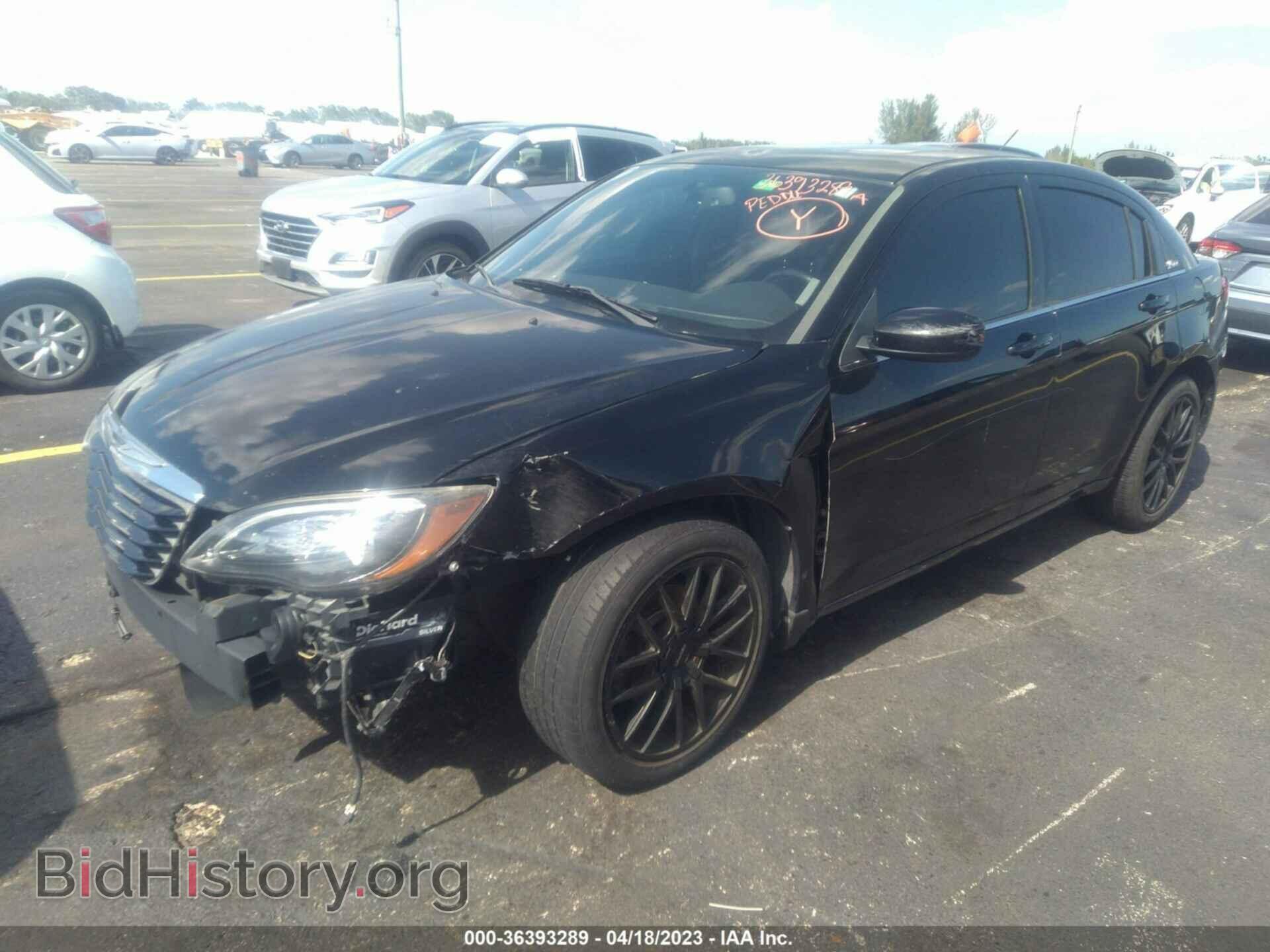 2013 CHRYSLER 200 - VIN: 1C3CCBCG8DN623730 - Фото 2