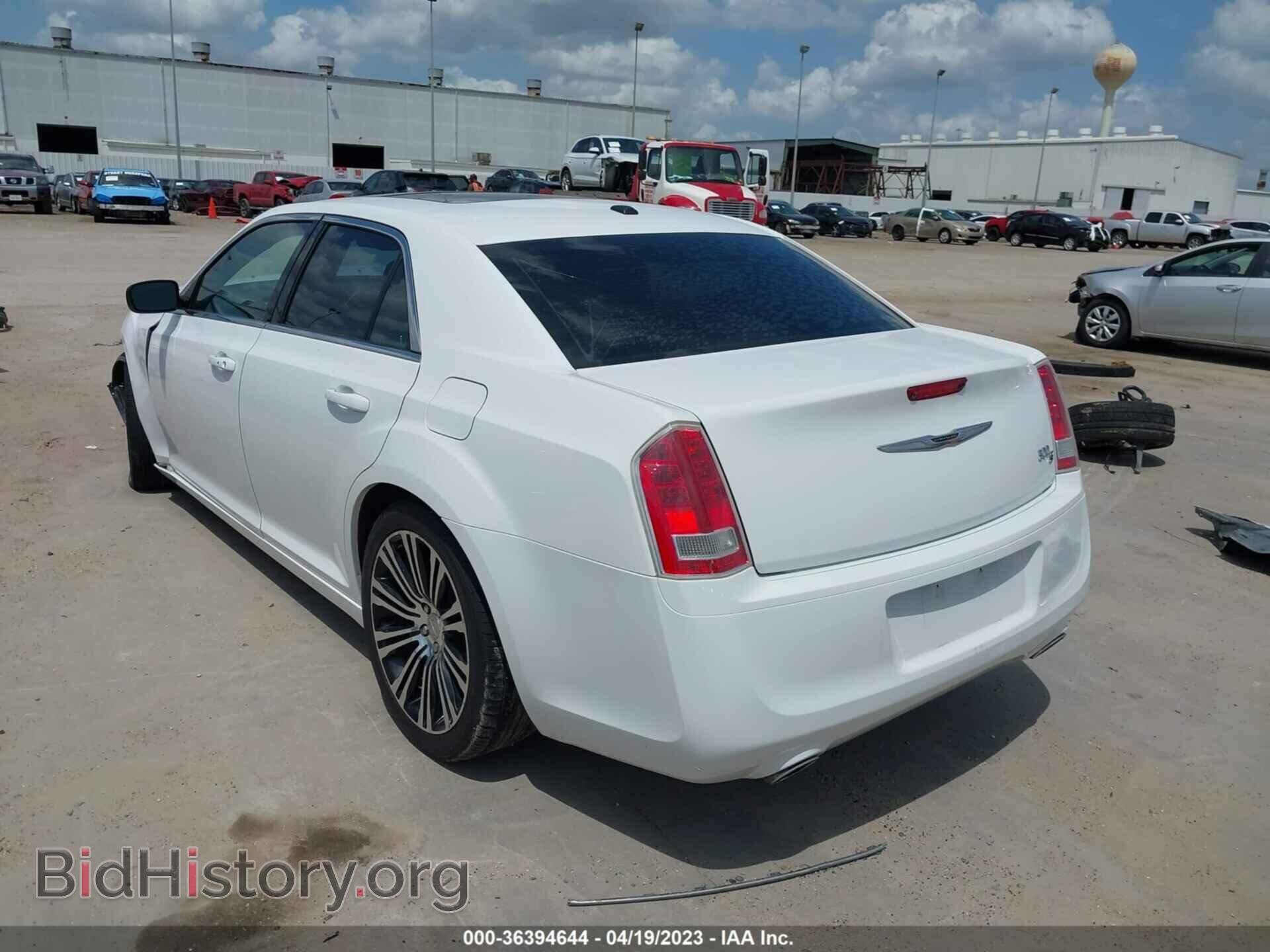 2013 CHRYSLER 300 - VIN: 2C3CCABG3DH520414 - Фото 3