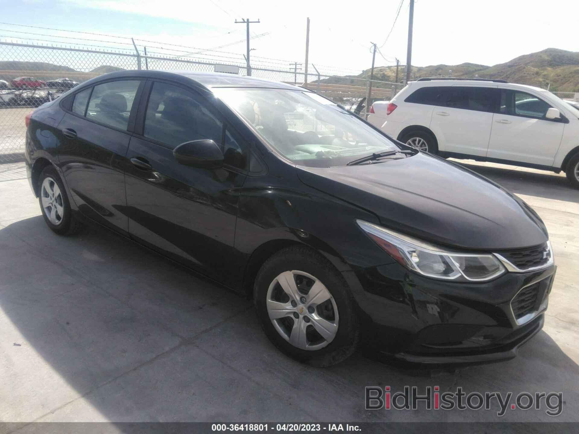 Photo 1G1BC5SM5J7158655 - CHEVROLET CRUZE 2018