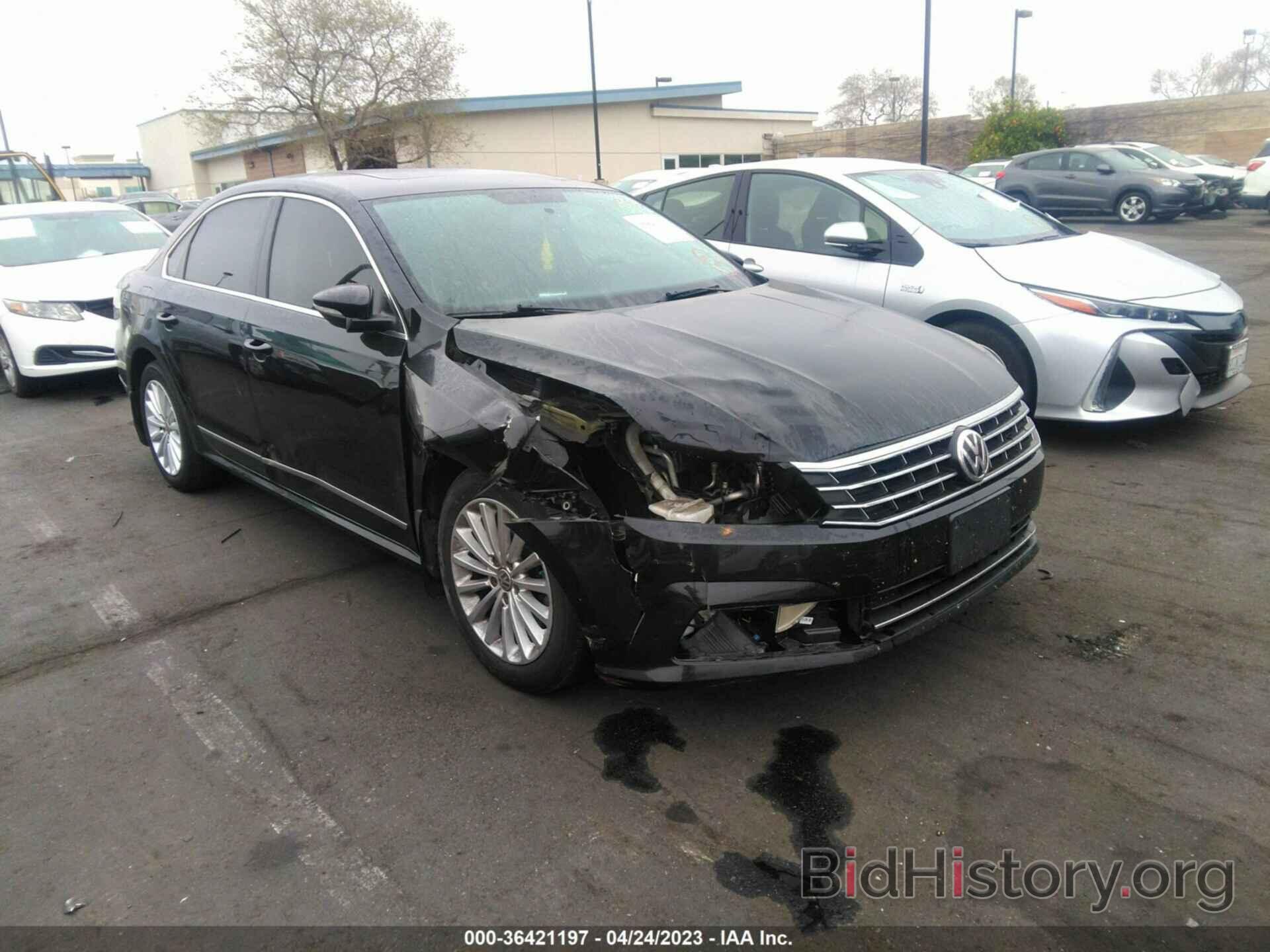 Photo 1VWBT7A34HC047203 - VOLKSWAGEN PASSAT 2017