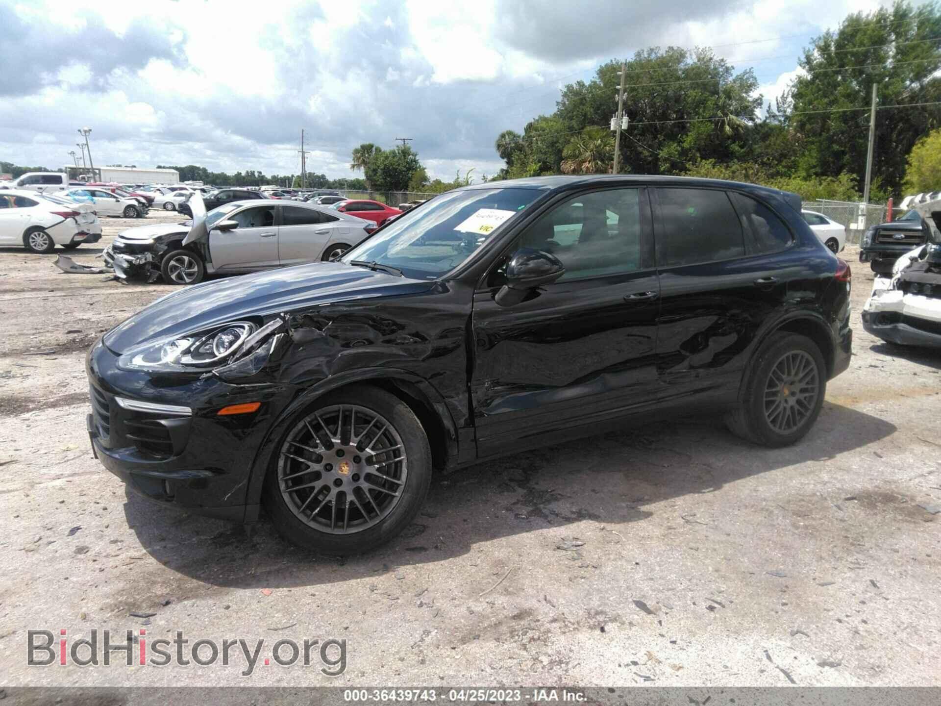 2017 PORSCHE CAYENNE - VIN: WP1AA2A28HKA84595 - Фото 2