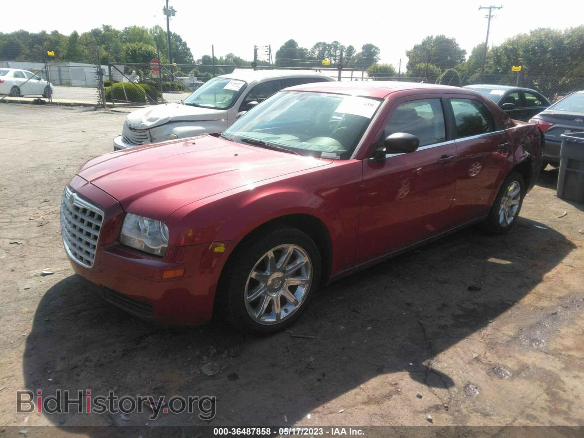 2008 CHRYSLER 300 - VIN: 2C3KA43R58H194284 - Фото 2