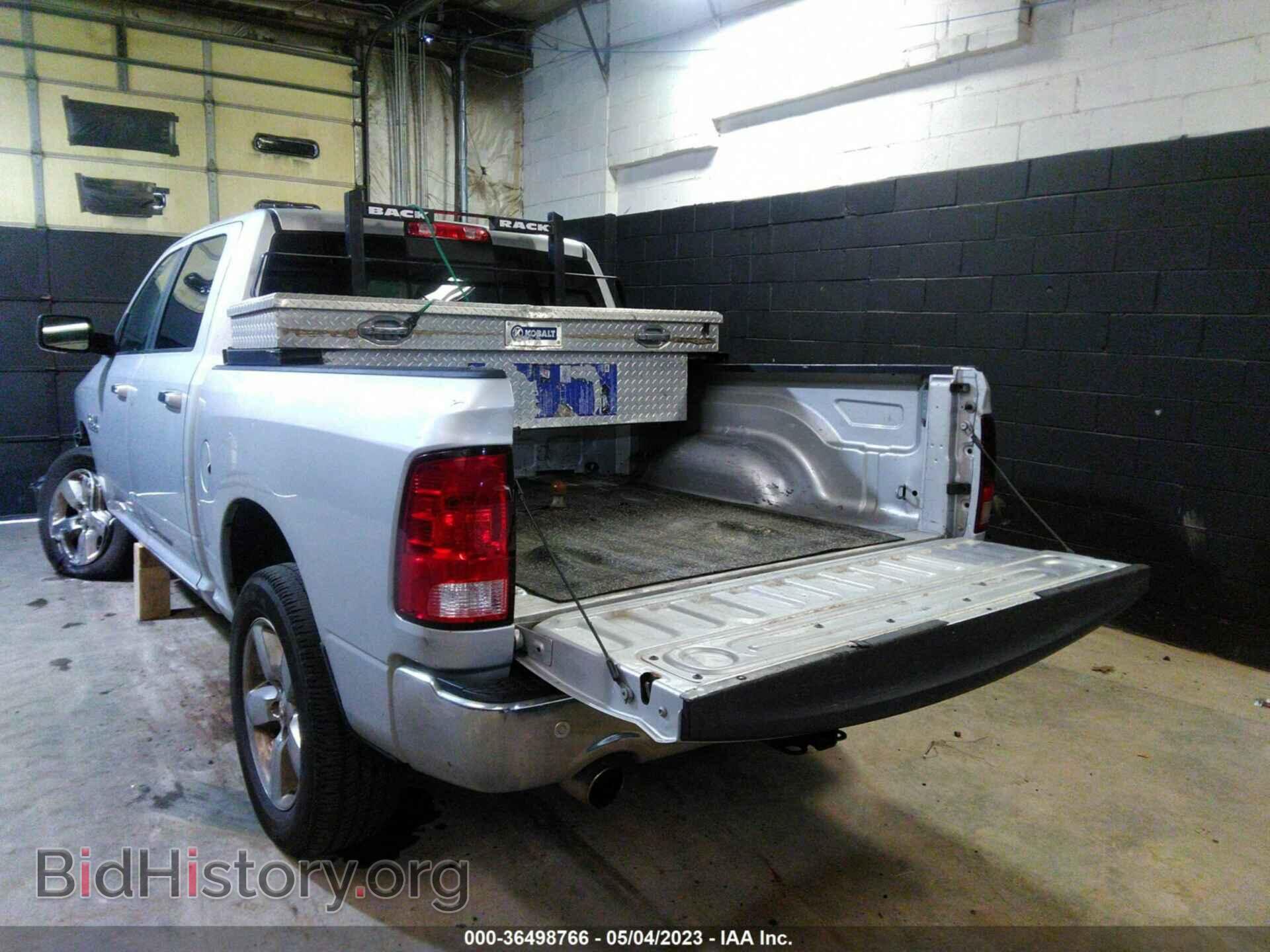 2018 RAM 1500 - VIN: 3C6RR7LT0JG152537 - Фото 3