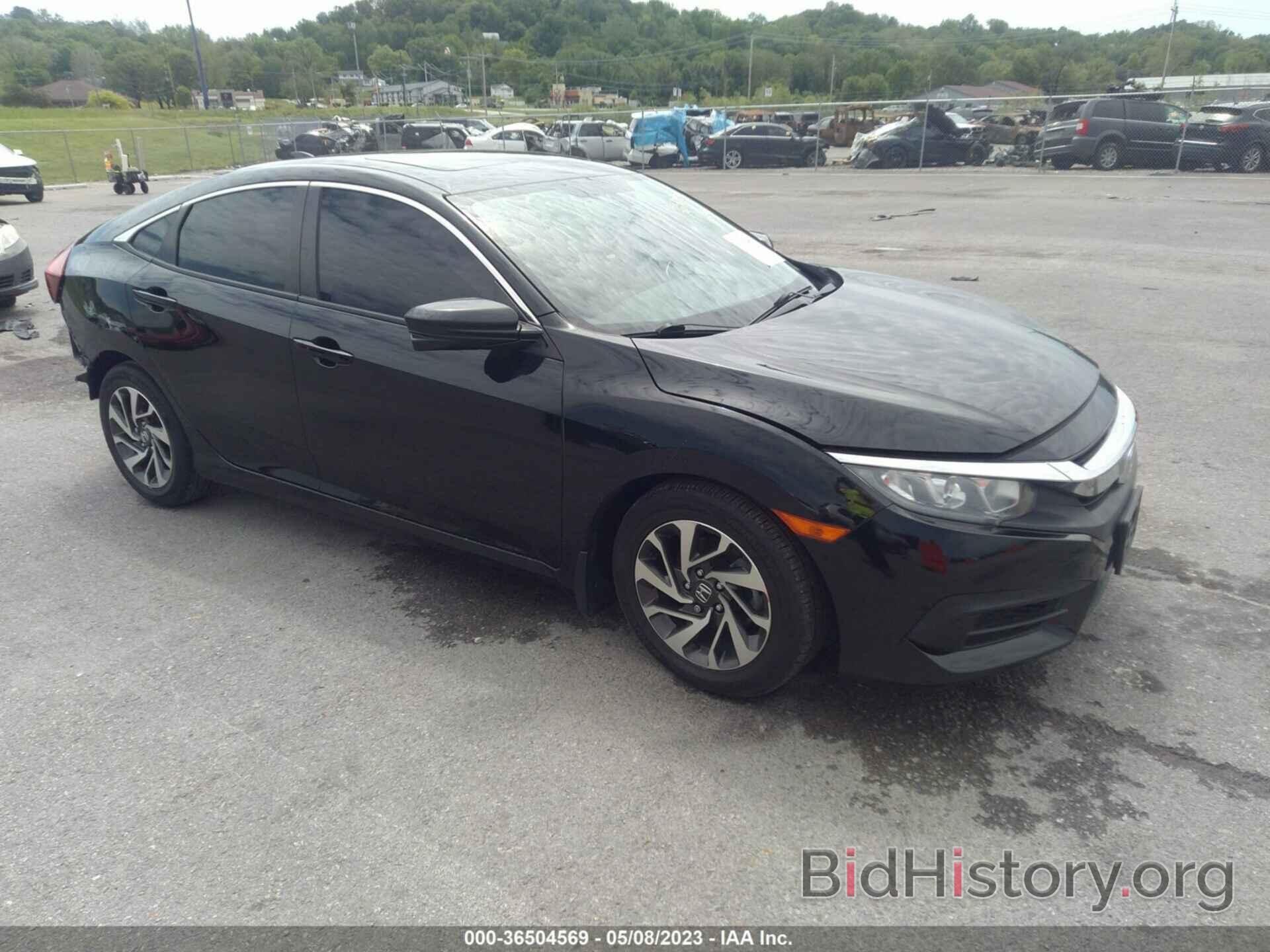 Photo 19XFC2F71JE000731 - HONDA CIVIC SEDAN 2018