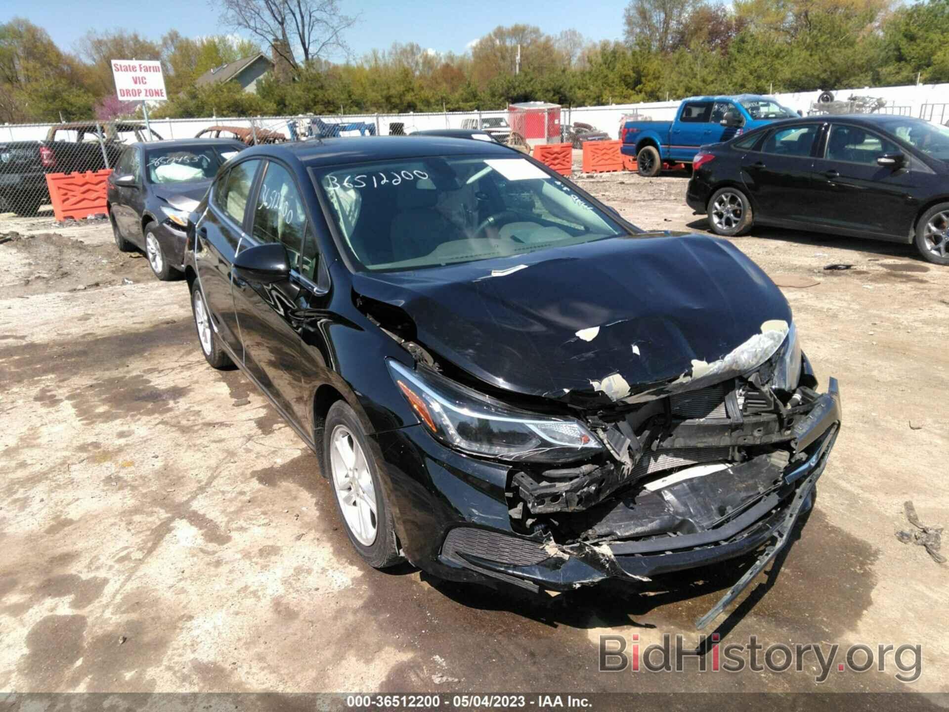 Photo 3G1BE6SM0JS570323 - CHEVROLET CRUZE 2018