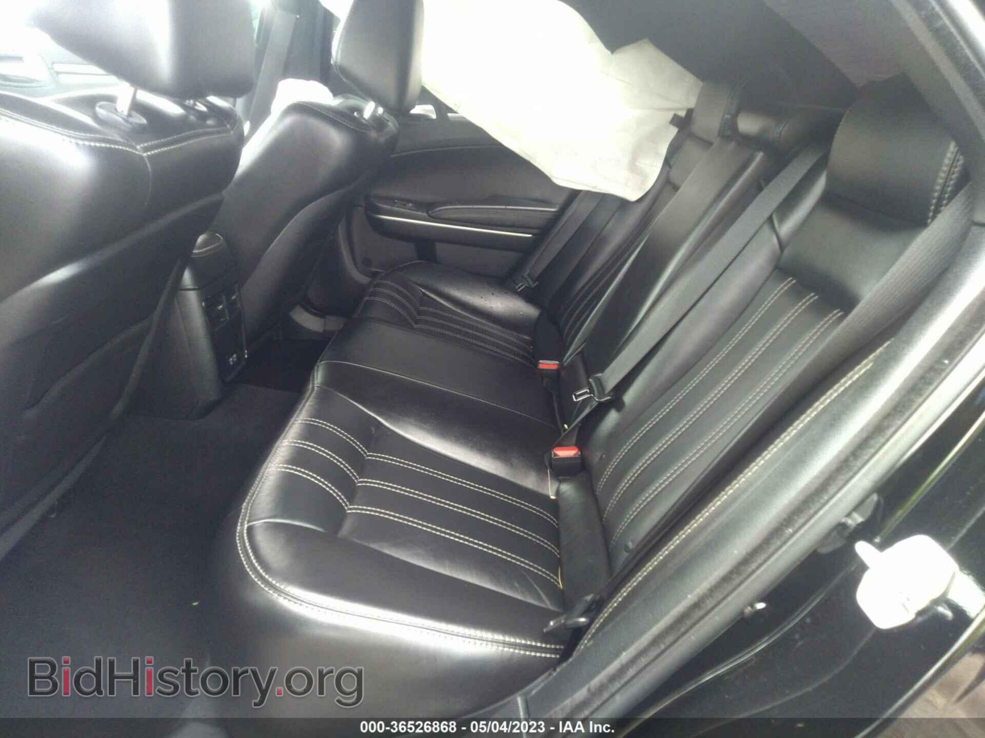 2019 CHRYSLER 300 - VIN: 2C3CCABG7KH609464 - Фото 8