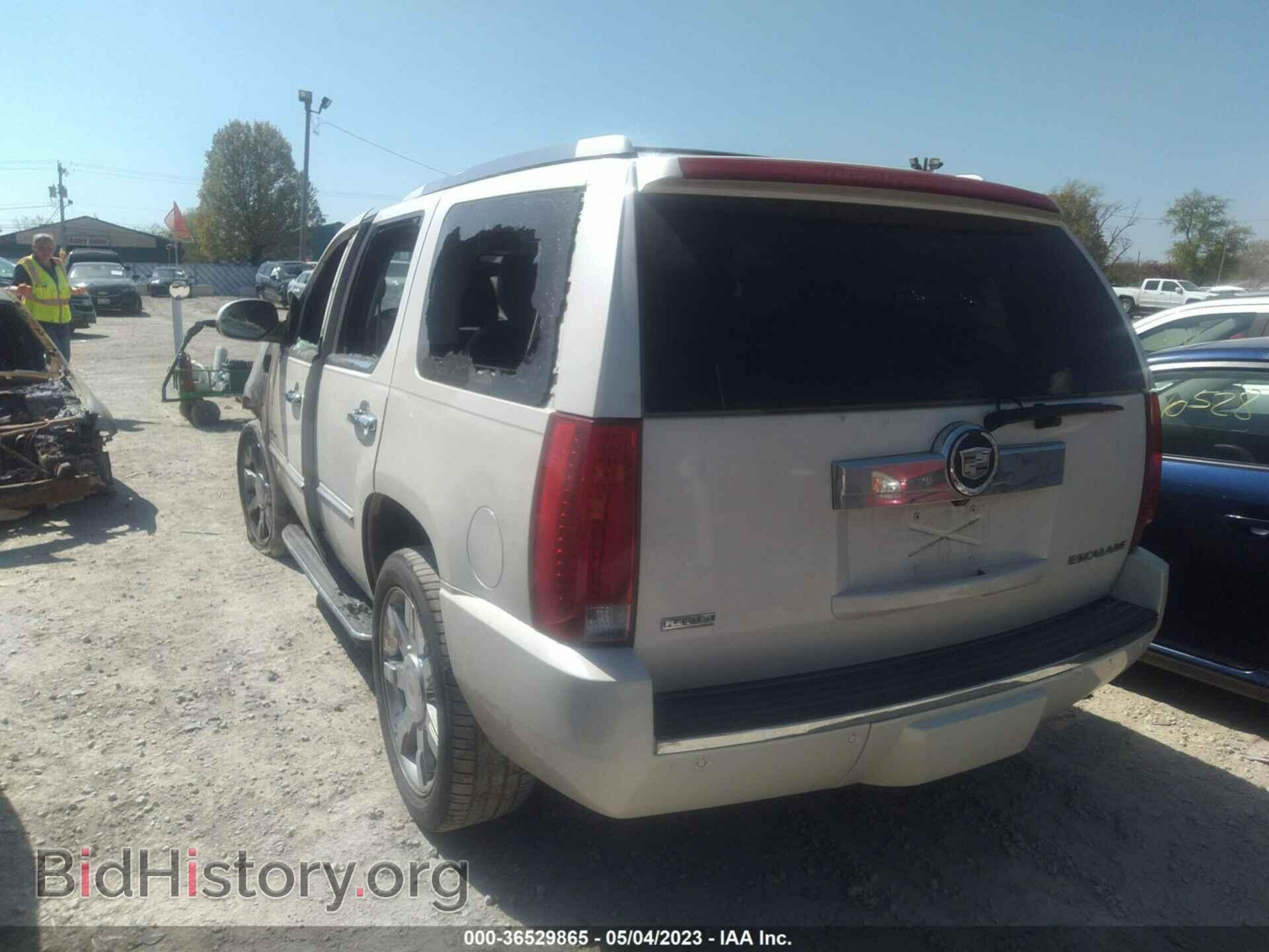 2011 CADILLAC ESCALADE - VIN: 1GYS4BEF2BR162095 - Фото 3