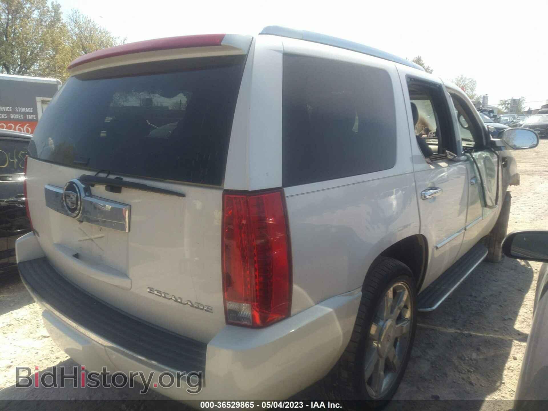 2011 CADILLAC ESCALADE - VIN: 1GYS4BEF2BR162095 - Фото 4
