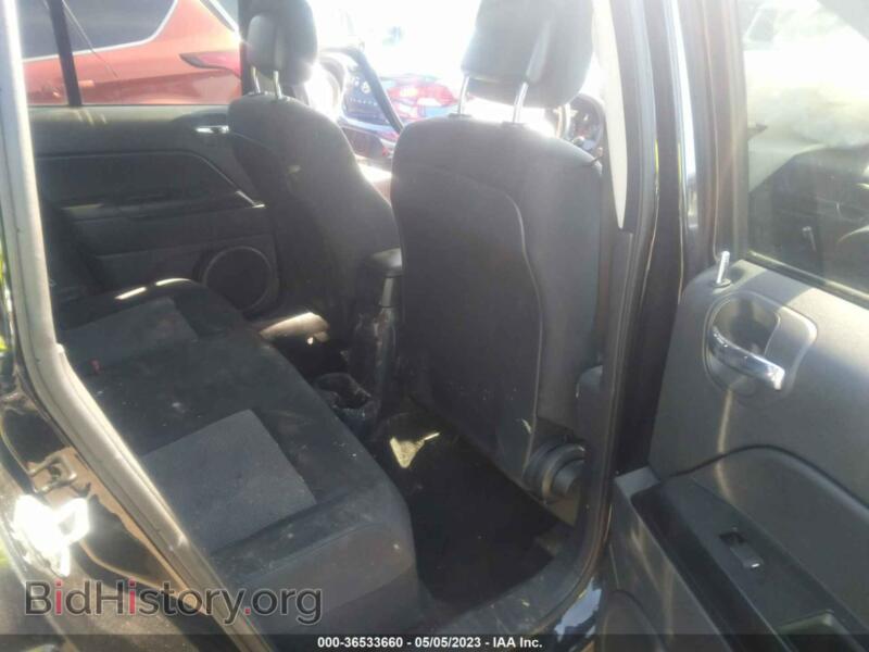 2012 Jeep COMPASS (VIN 1C4NJCBA8CD504979) — photo 8 of 11