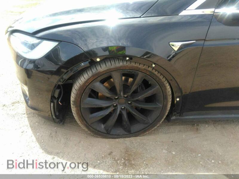 2018 Tesla MODEL X (VIN 5YJXCBE23JF110975) — photo 6 of 13