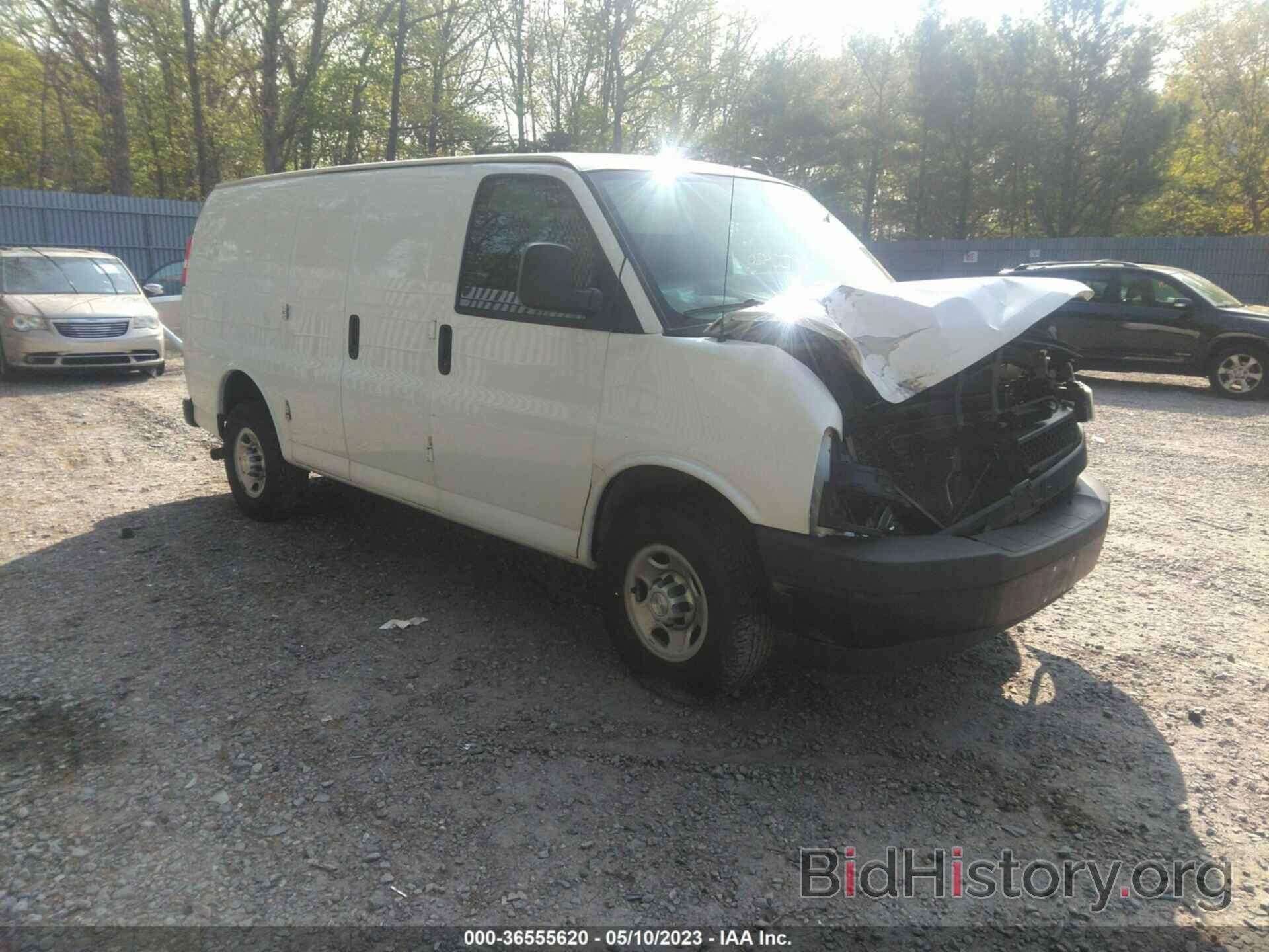 Photo 1GCWGAFG2K1240194 - CHEVROLET EXPRESS CARGO VAN 2019