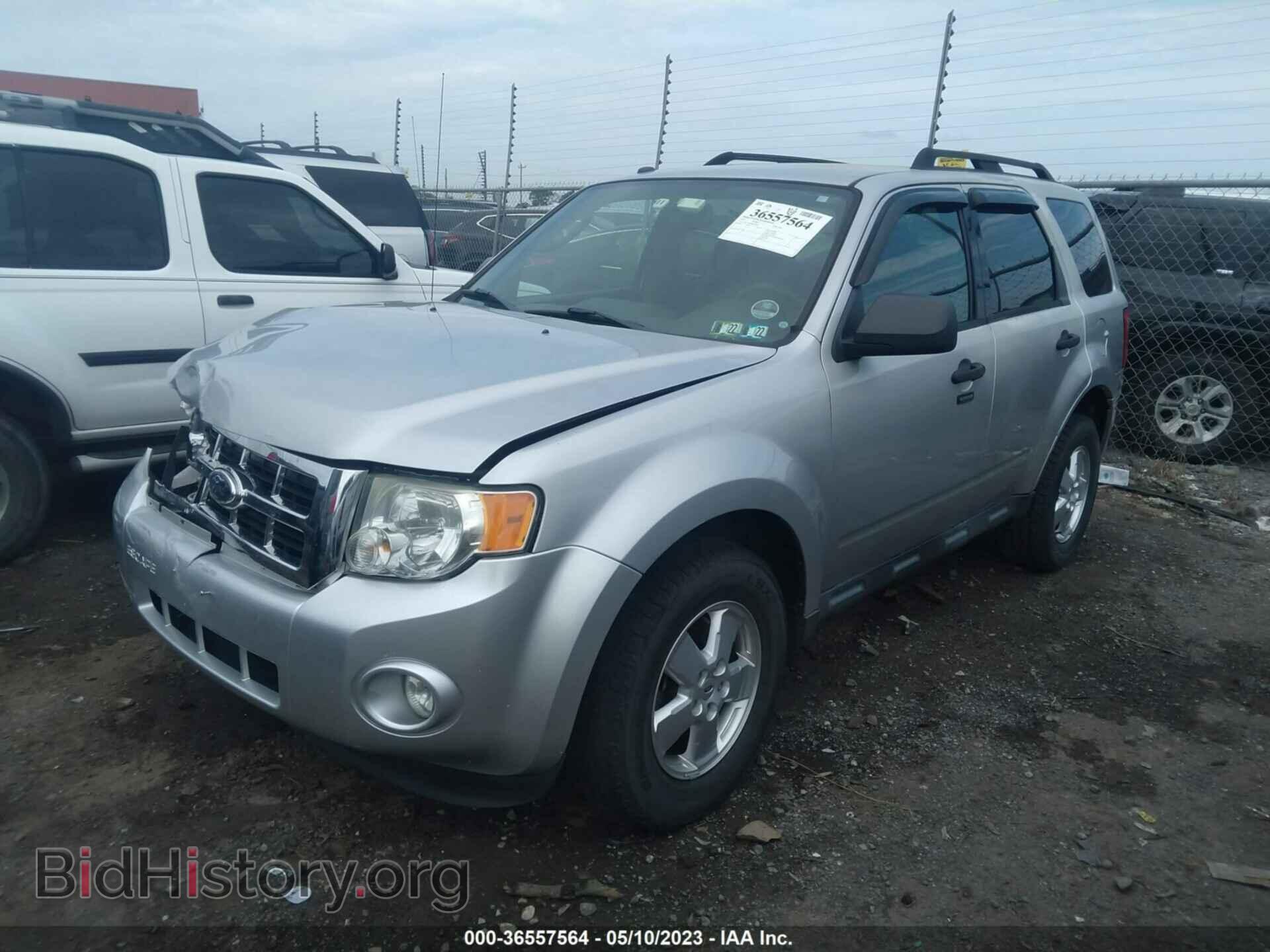 2011 FORD ESCAPE - VIN: 1FMCU0D70BKB89633 - Фото 2