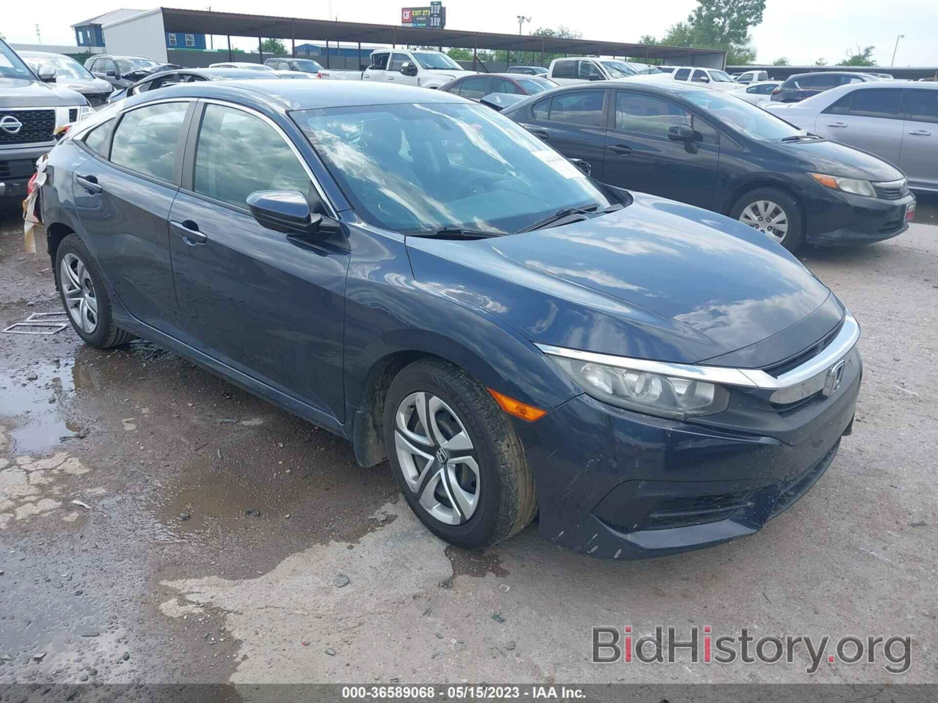 Photo 19XFC2F54JE019837 - HONDA CIVIC SEDAN 2018