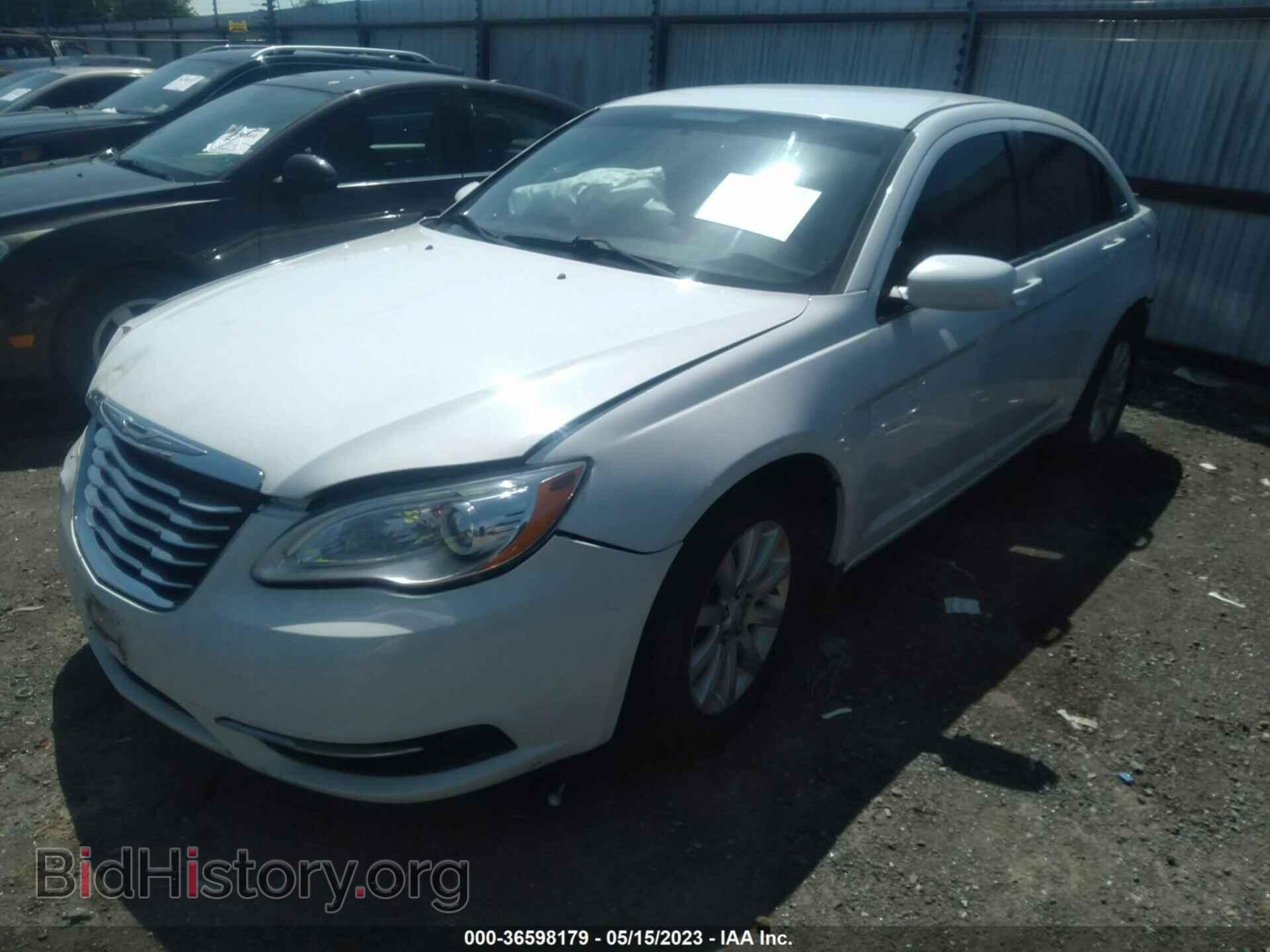 2013 CHRYSLER 200 - VIN: 1C3CCBBB0DN501465 - Фото 2