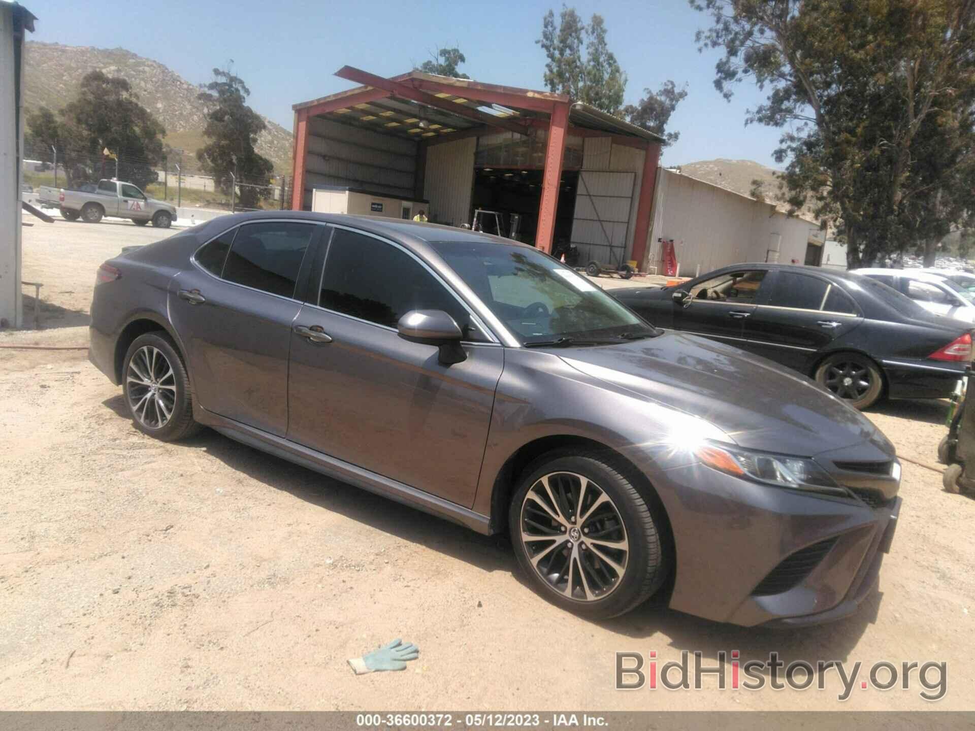 Photo 4T1B11HK1JU672625 - TOYOTA CAMRY 2018