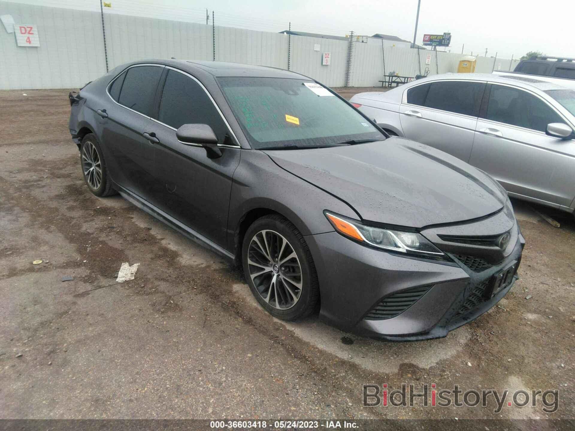 Photo 4T1B11HK0JU024872 - TOYOTA CAMRY 2018