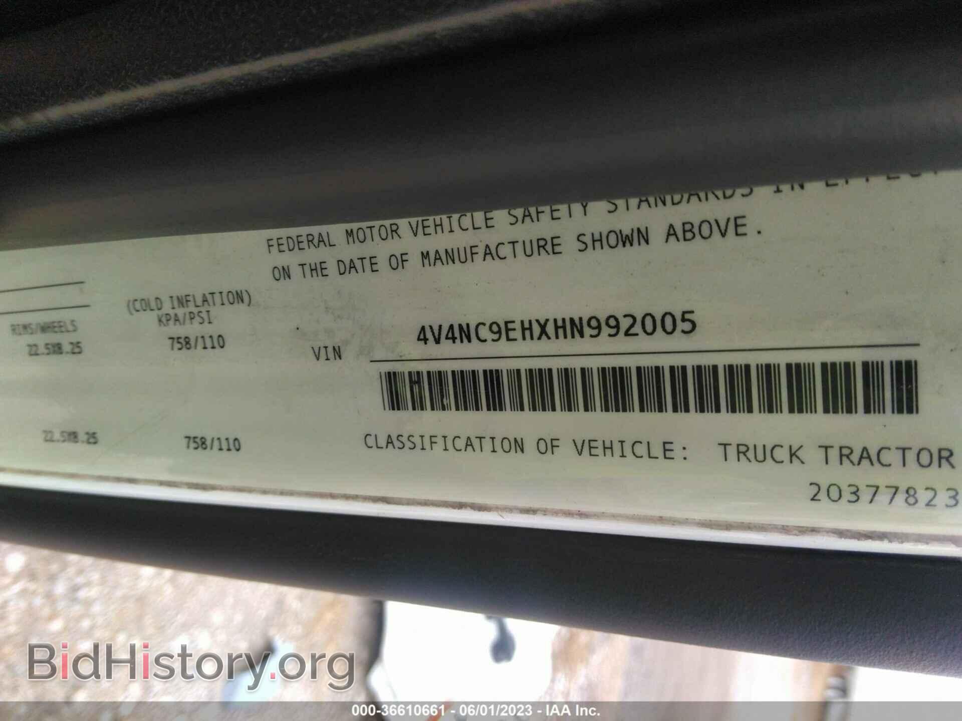 2017 VOLVO VNL - VIN: 4V4NC9EHXHN992005 - Фото 9