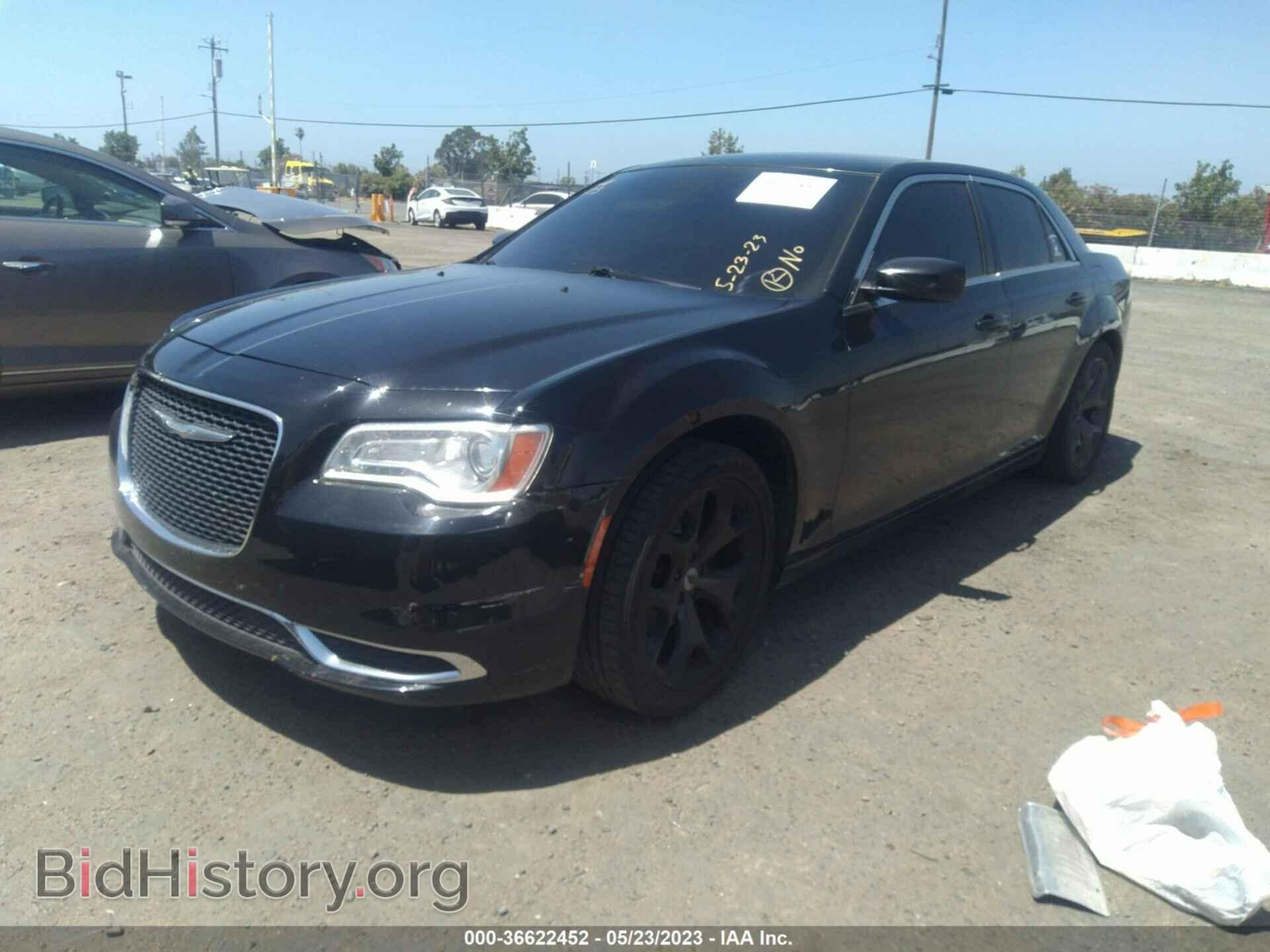 2015 CHRYSLER 300 - VIN: 2C3CCAAG3FH921207 - Фото 2