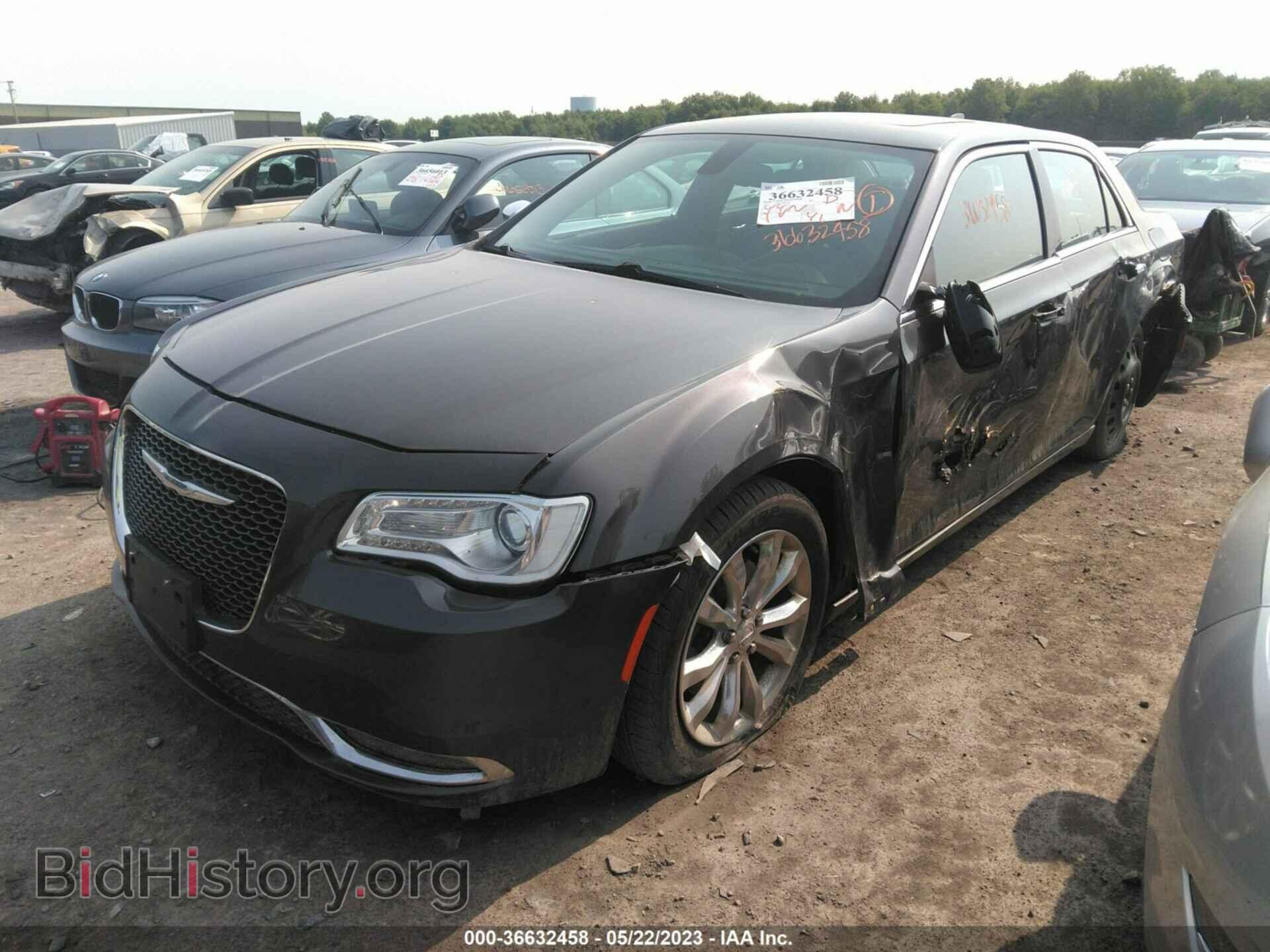 2016 CHRYSLER 300 - VIN: 2C3CCAKG7GH136009 - Фото 2