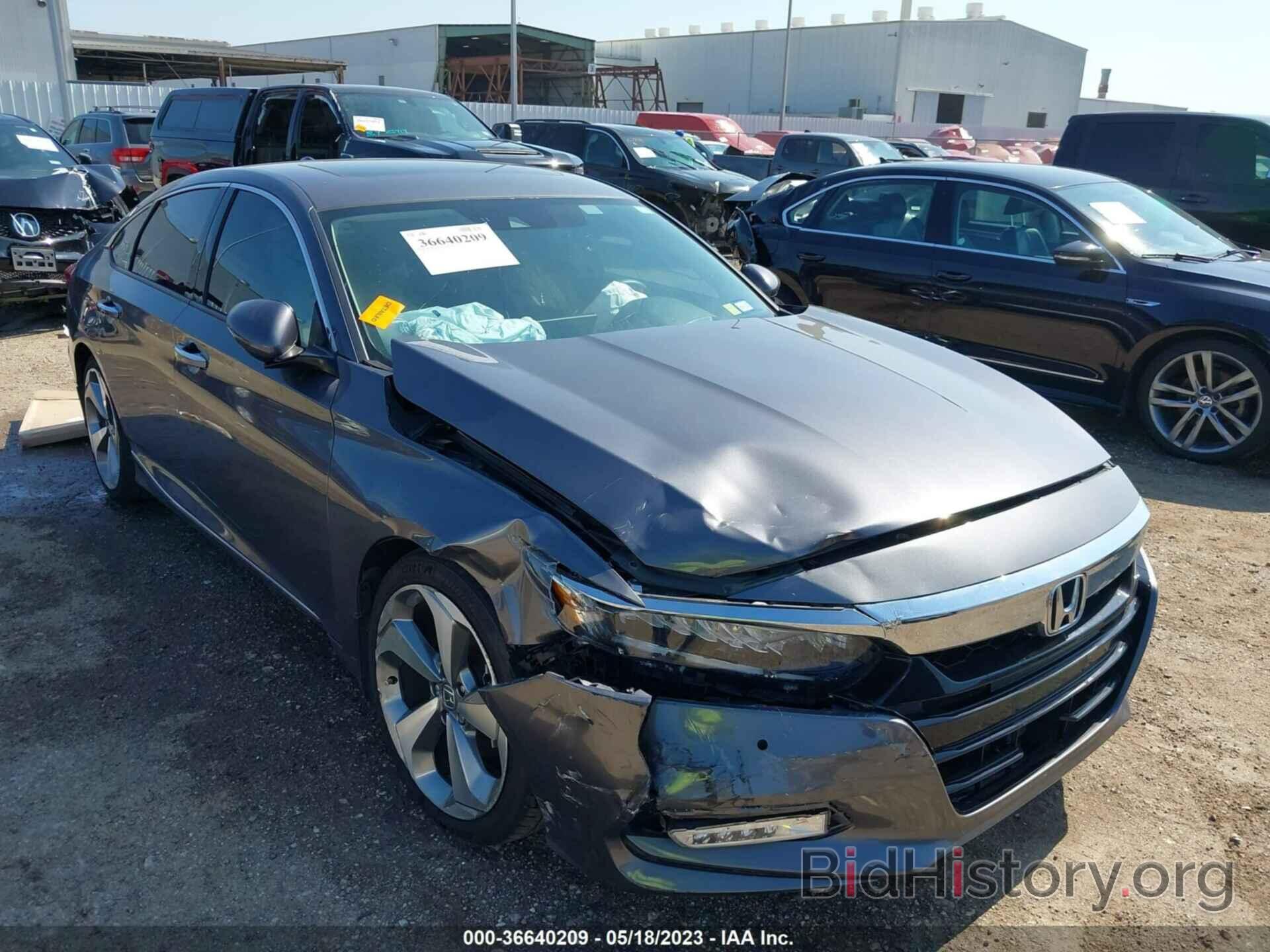 Photo 1HGCV1F97JA078668 - HONDA ACCORD SEDAN 2018