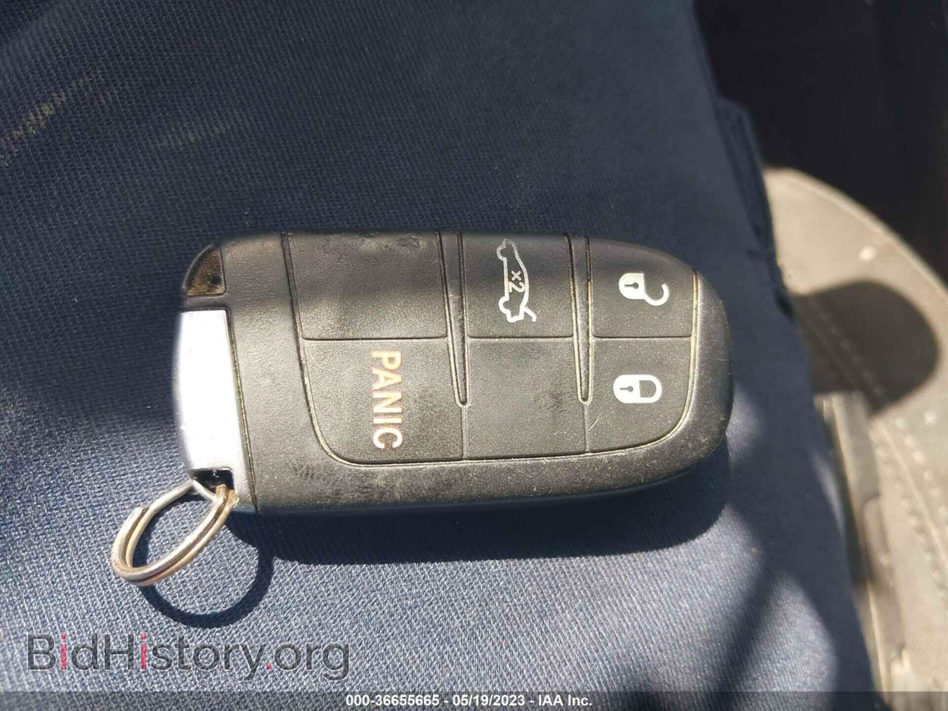 2016 CHRYSLER 200 - VIN: 1C3CCCAB2GN104299 - Фото 11