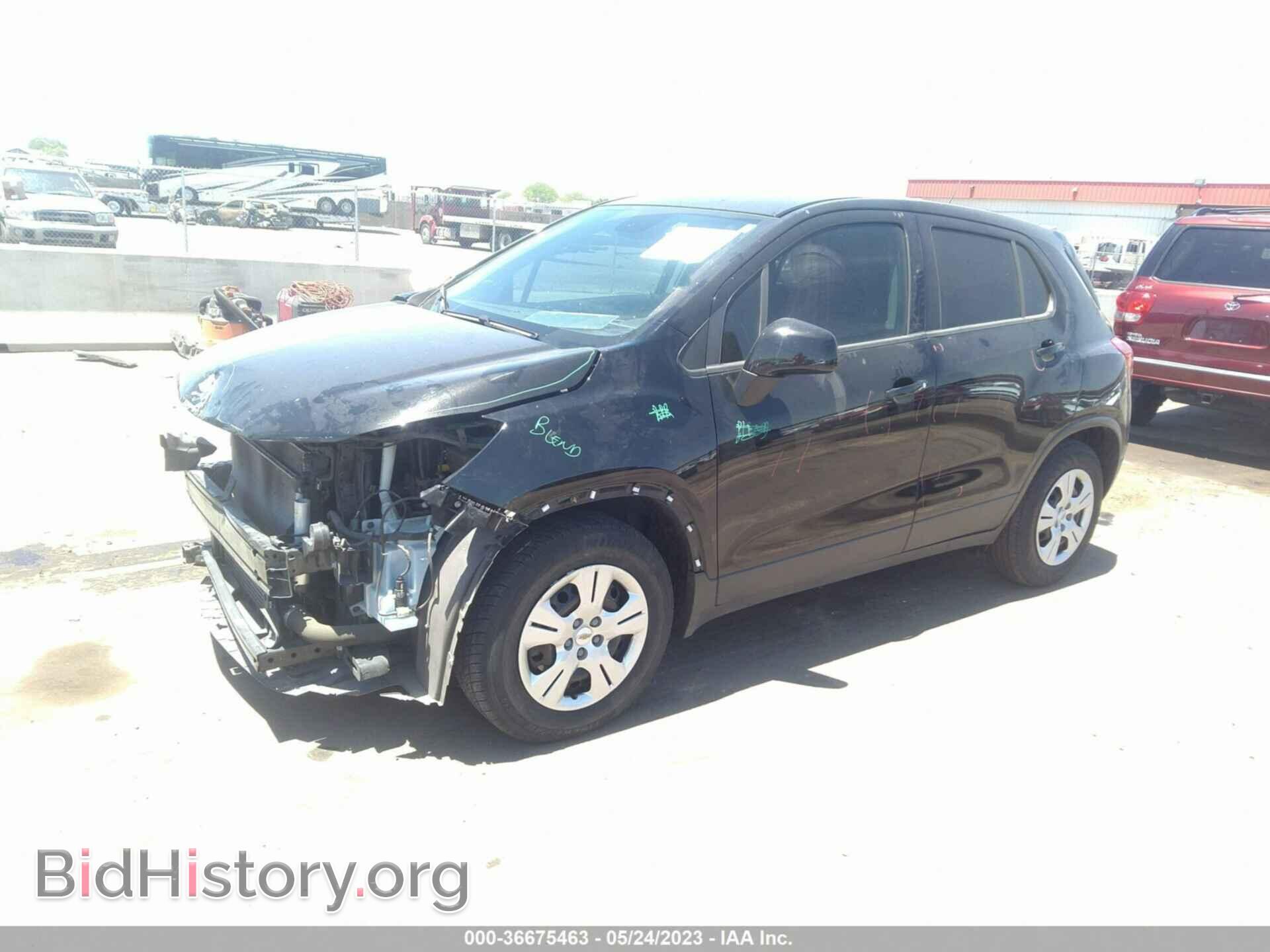 2018 CHEVROLET TRAX - VIN: 3GNCJKSB9JL395795 - Фото 2