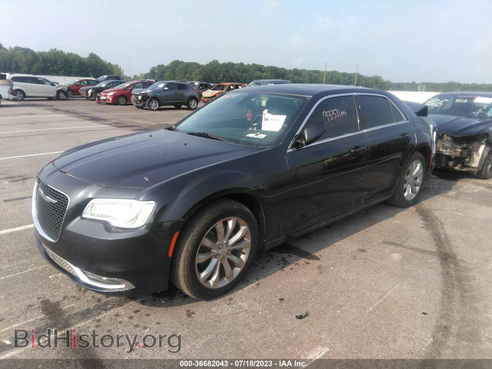 2016 CHRYSLER 300 - VIN: 2C3CCARG0GH296514 - Фото 2