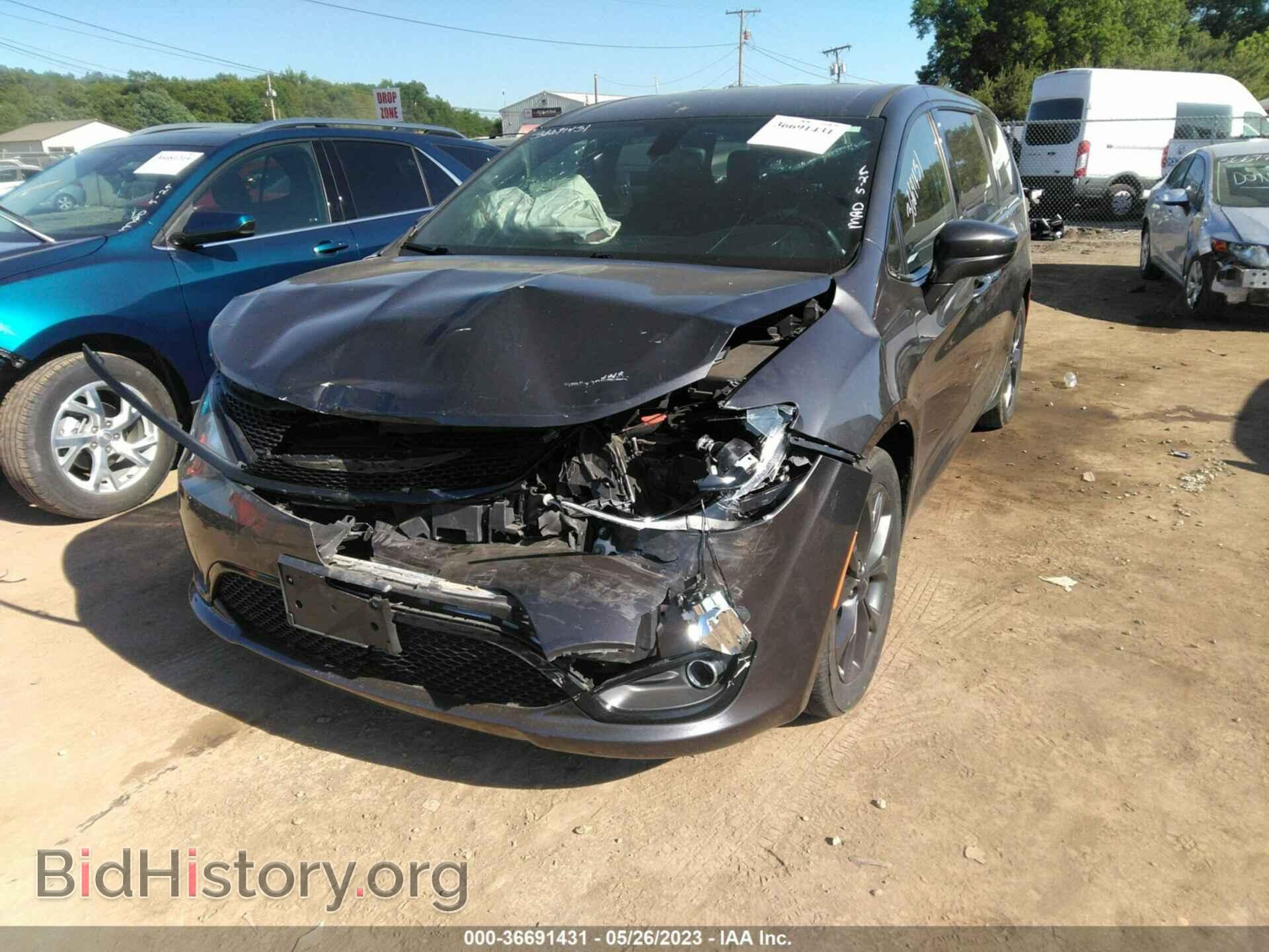 2018 CHRYSLER PACIFICA - VIN: 2C4RC1FG4JR315741 - Photo 2