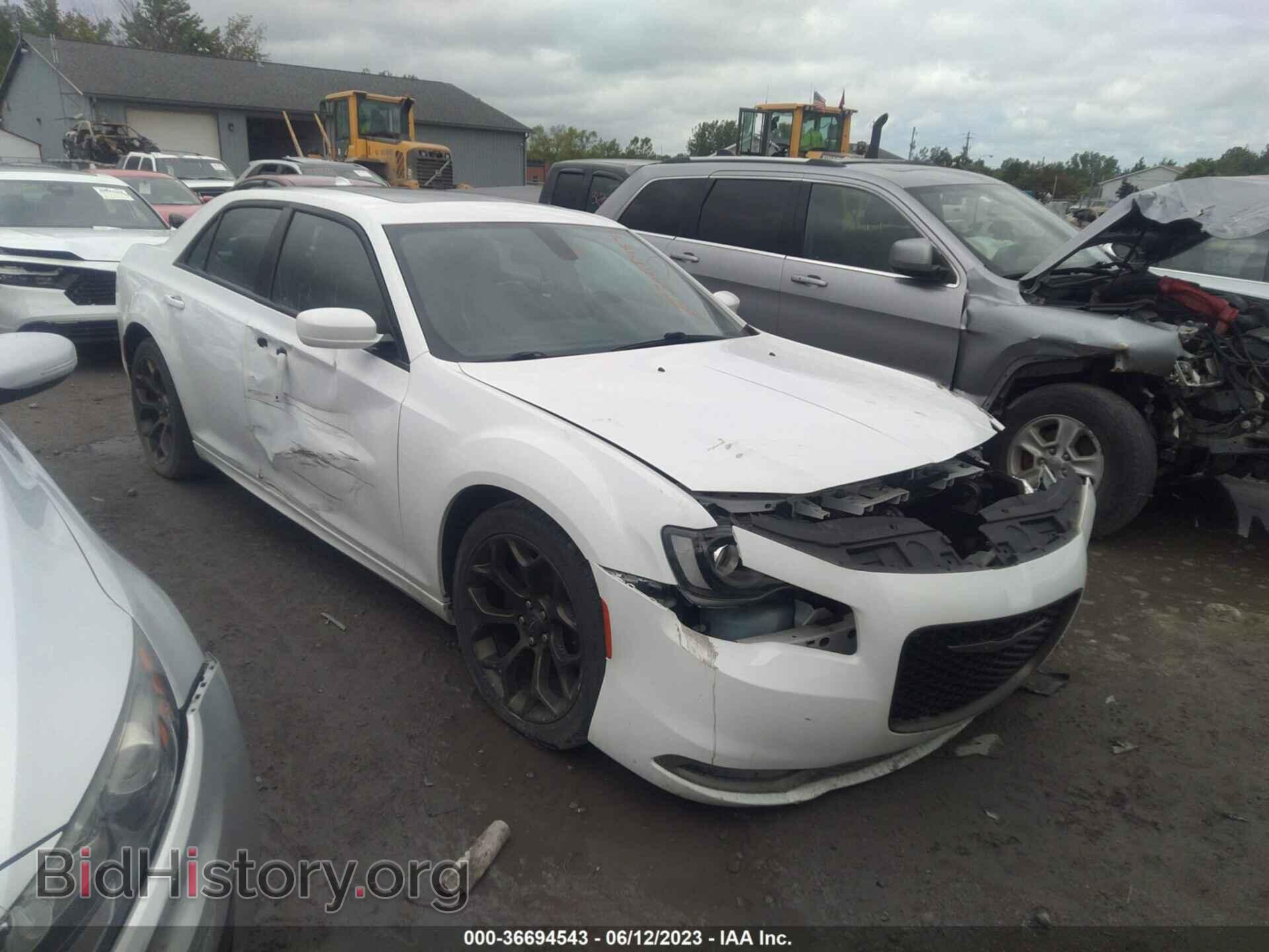 Фотография 2C3CCABGXGH269265 - CHRYSLER 300 2016