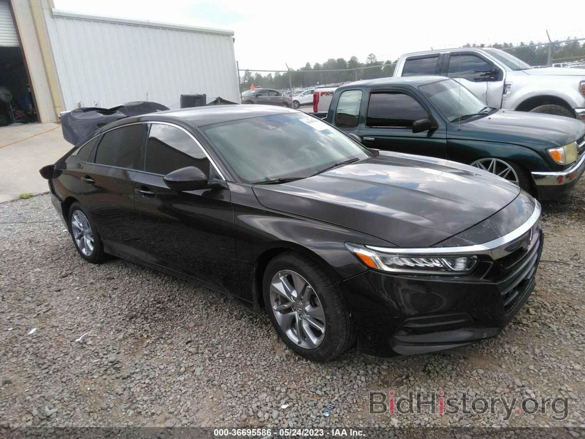 Photo 1HGCV1F12JA046012 - HONDA ACCORD SEDAN 2018