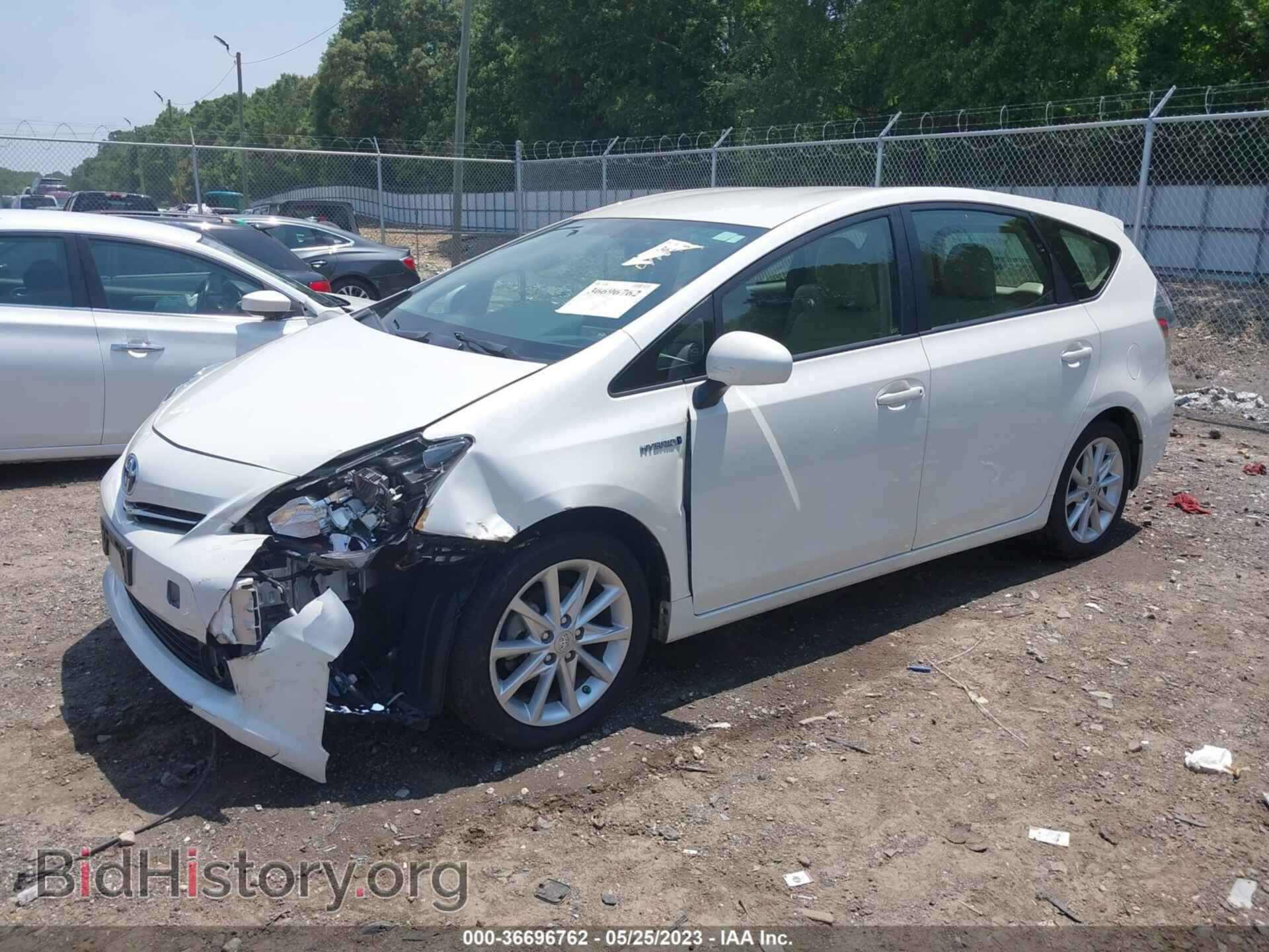 2014 TOYOTA PRIUS V - VIN: JTDZN3EU4EJ011266 - Фото 2