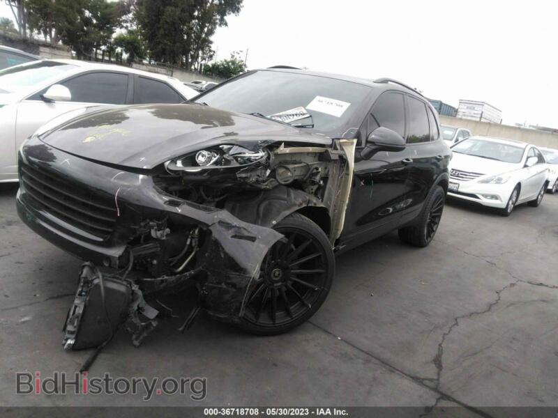 2018 Porsche CAYENNE (VIN WP1AA2A26JKA05771) — photo 2 of 12