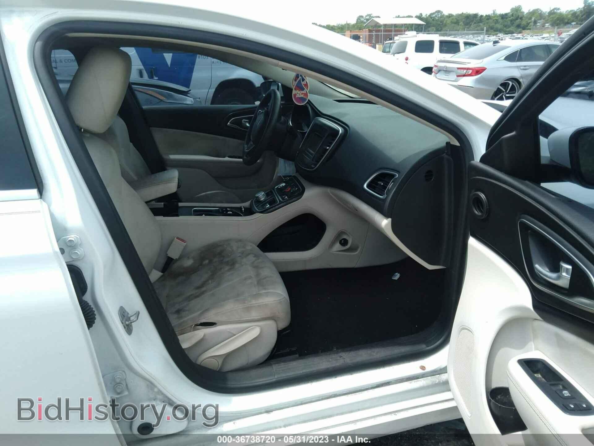 2016 CHRYSLER 200 - VIN: 1C3CCCAB6GN142747 - Фото 5