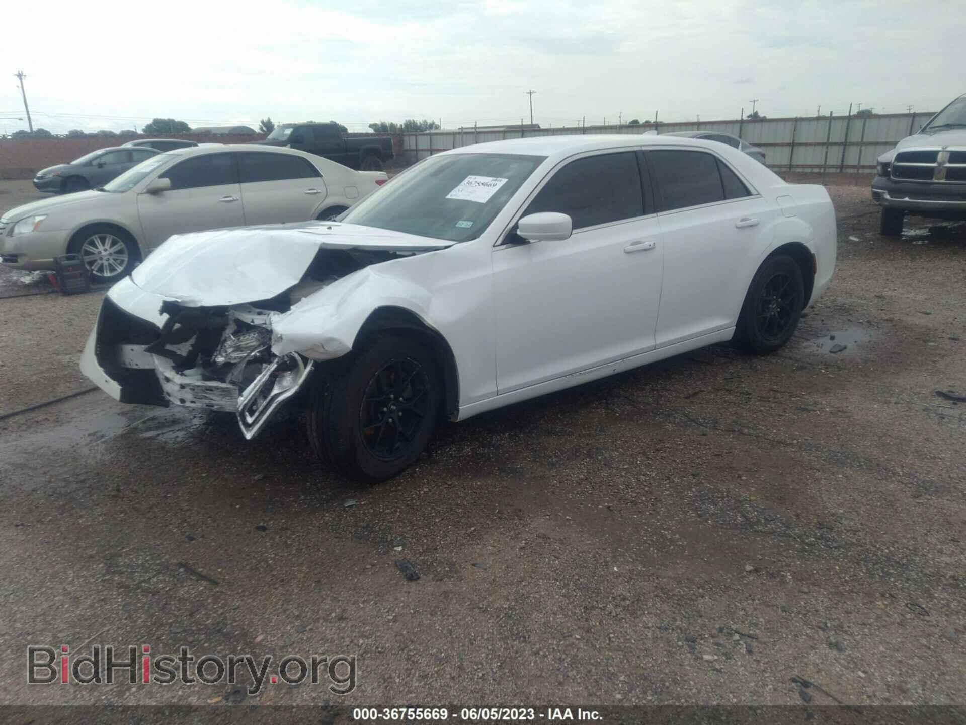 2015 CHRYSLER 300 - VIN: 2C3CCAAG8FH772583 - Фото 2