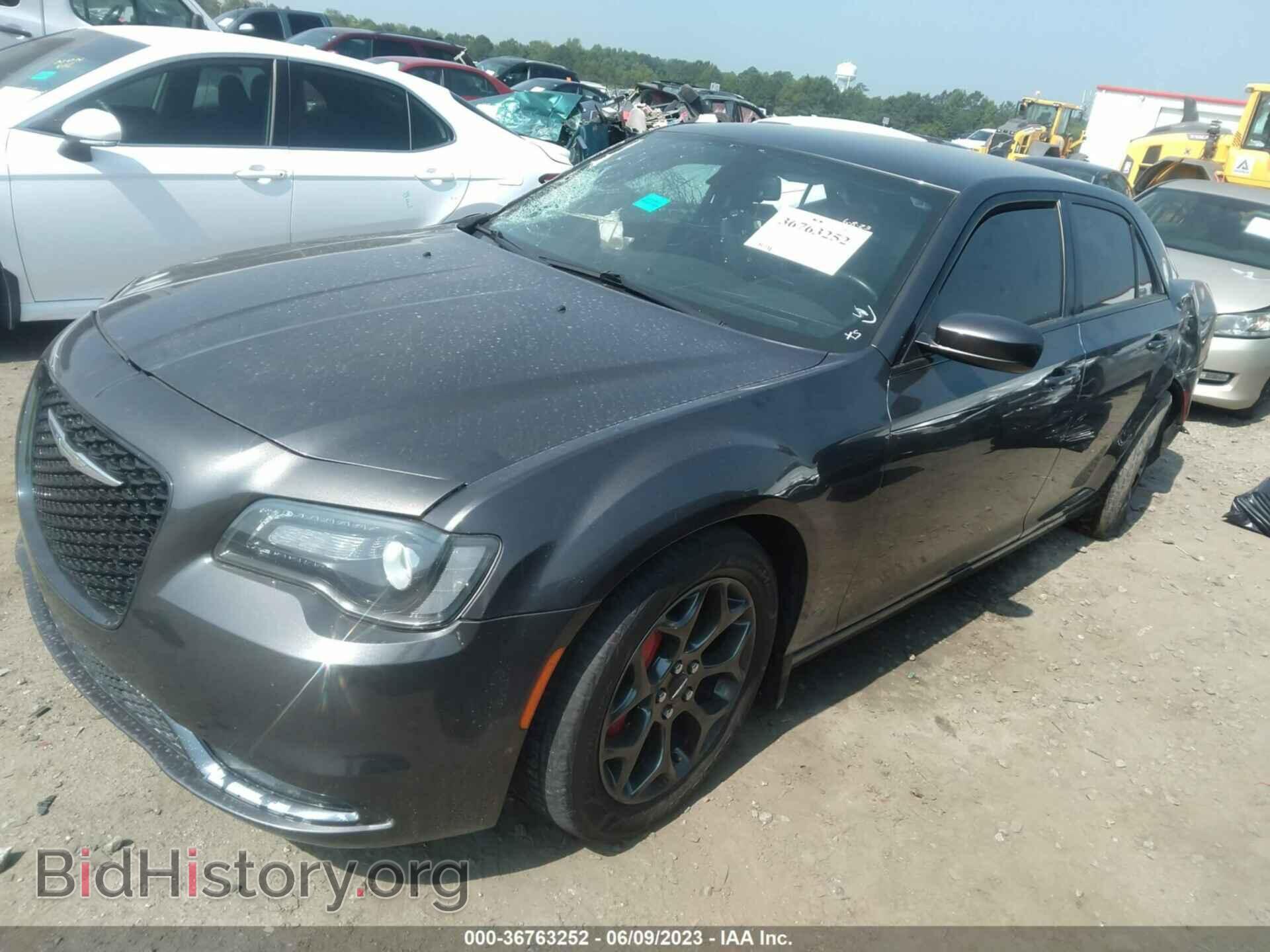 2018 CHRYSLER 300 - VIN: 2C3CCAGG9JH256295 - Фото 2