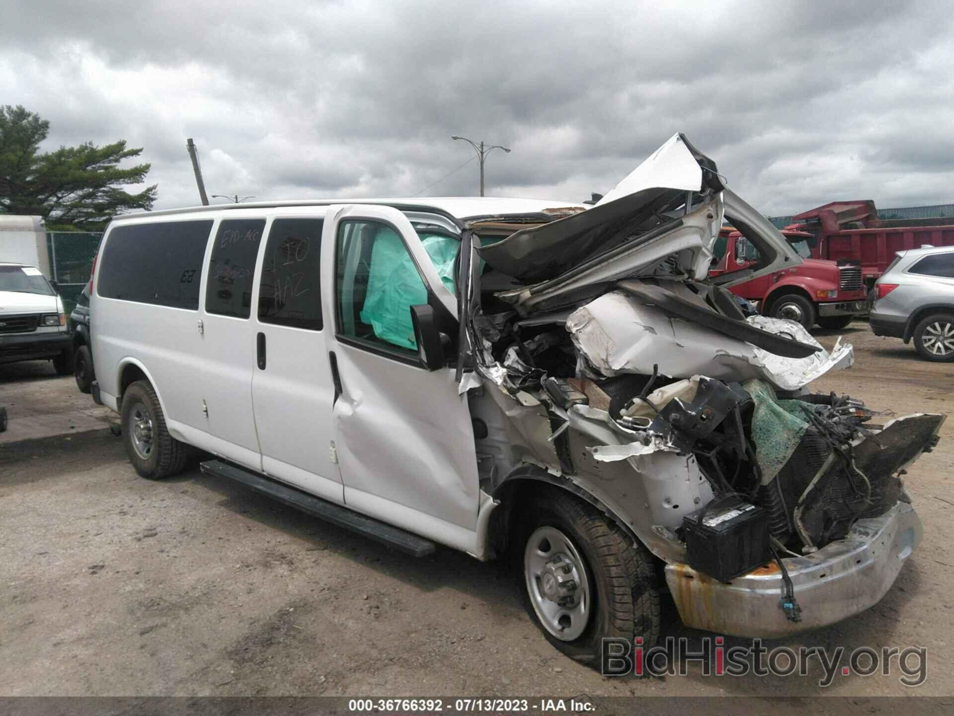 Photo 1GAZGPFG7L1190886 - CHEVROLET EXPRESS PASSENGER 2020