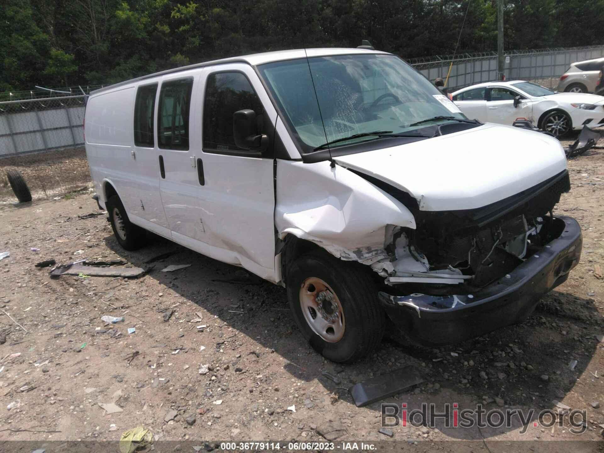 Photo 1GCWGBFG5K1193054 - CHEVROLET EXPRESS CARGO VAN 2019